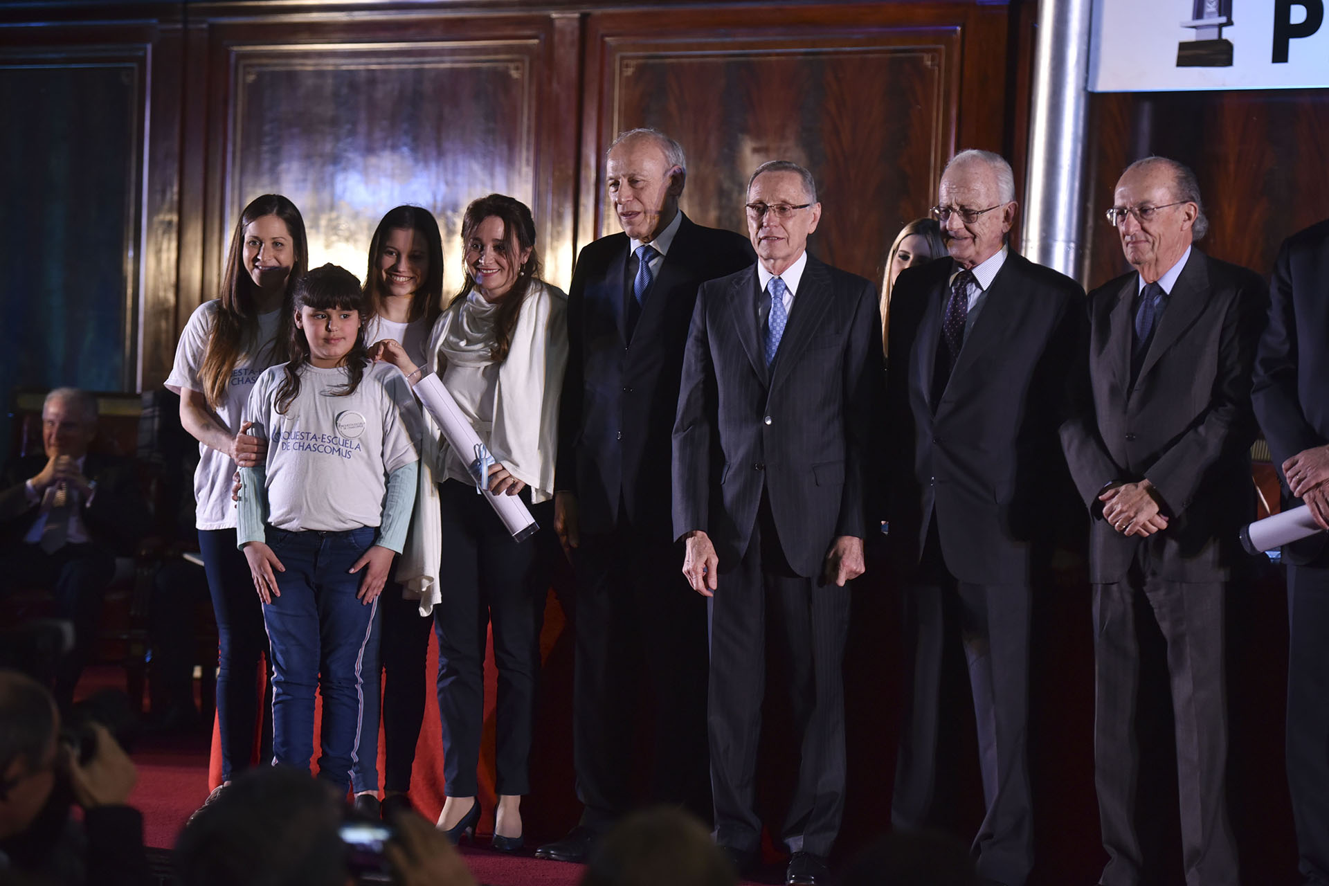 La entrega de los Diplomas al Mérito en la disciplina Entidades Educacionales y de Formación Docente