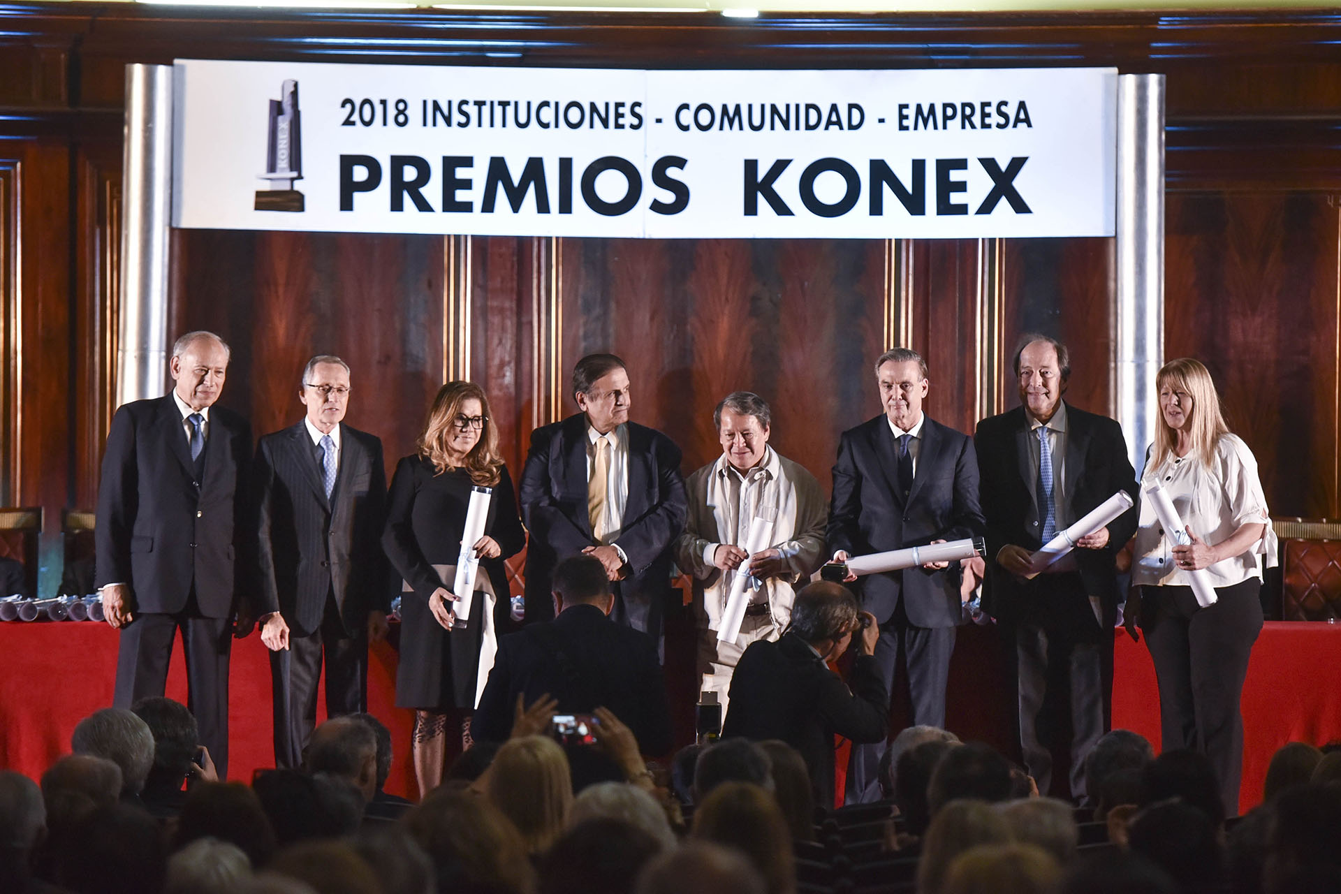 Legisladores: Graciela Camaño, Elisa Carrió (Héctor “Toty” Flores lo recibió en su representación), Miguel Ángel Pichetto, Ernesto Sanz y Margarita Stolbizer