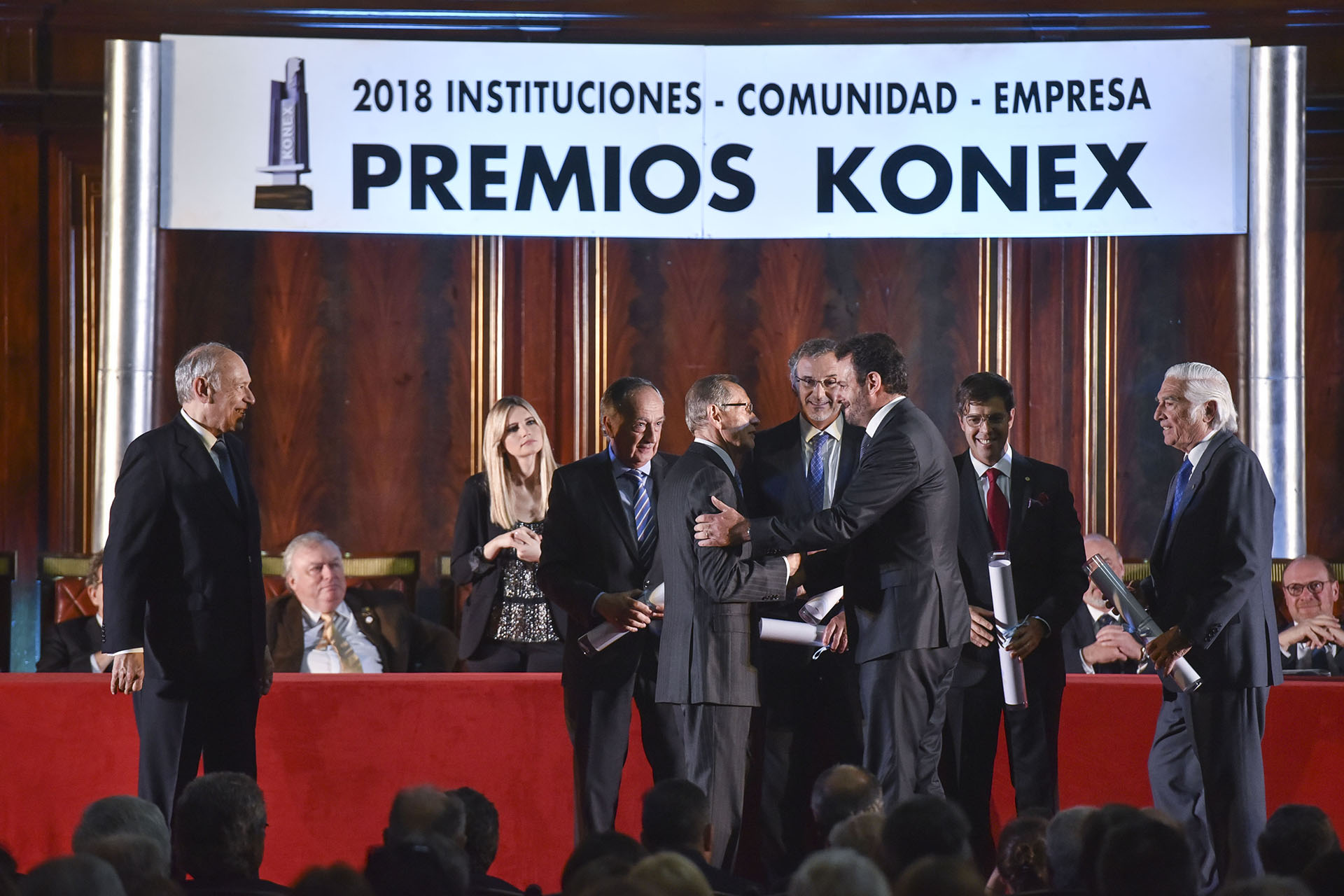Adalberto Rodríguez Giavarini le entrega el Diploma al Mérito a José Urtubey