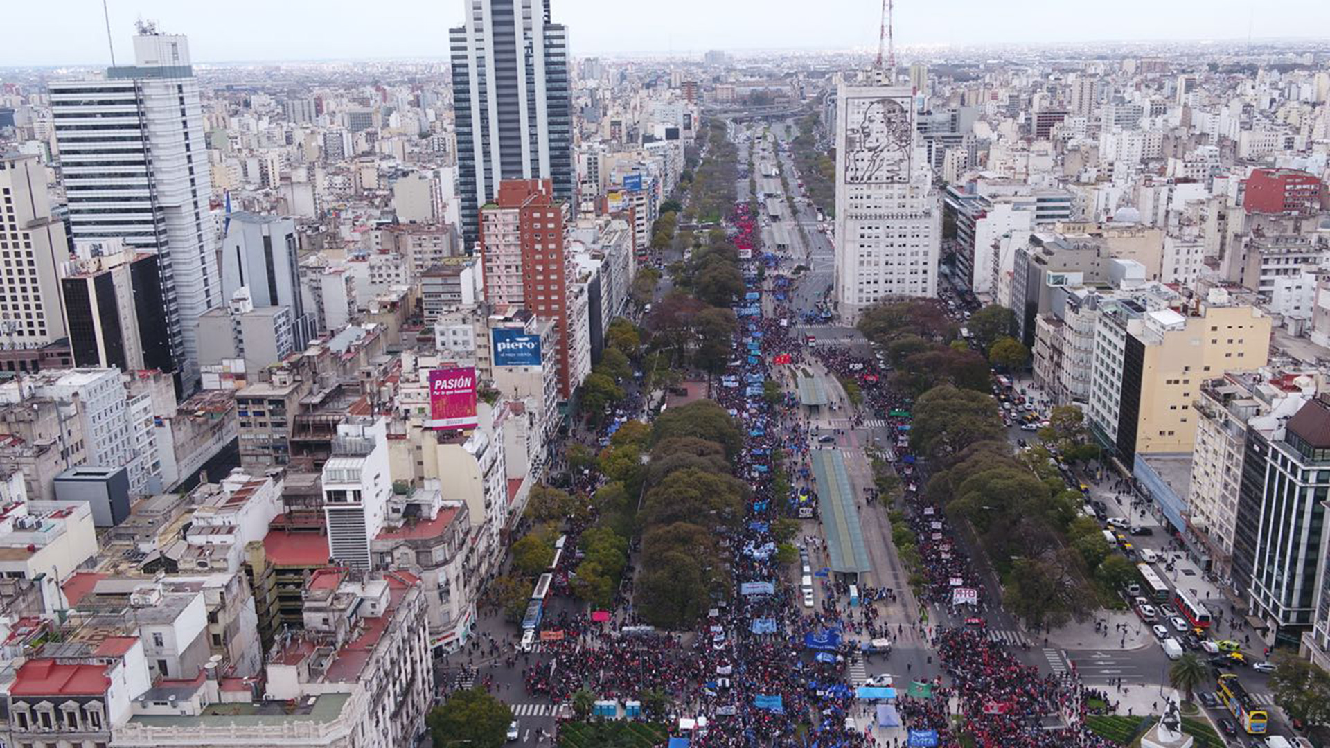 La marcha pobló la mayor parte de la avenida 9 de Julio