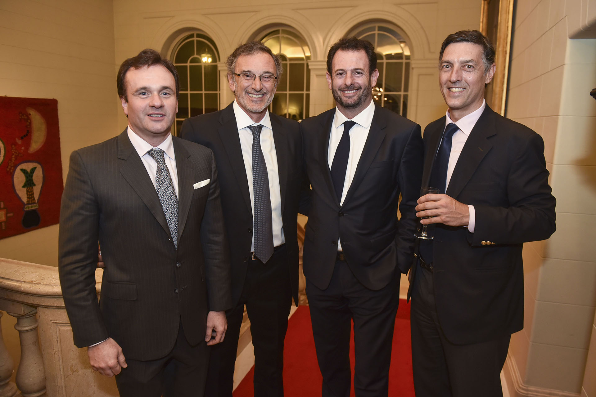 Juan Pablo Maglier, director de Relaciones Institucionales de La Rural, junto a Claudio Cesario, José Urtubey y Facundo Gómez Minujín