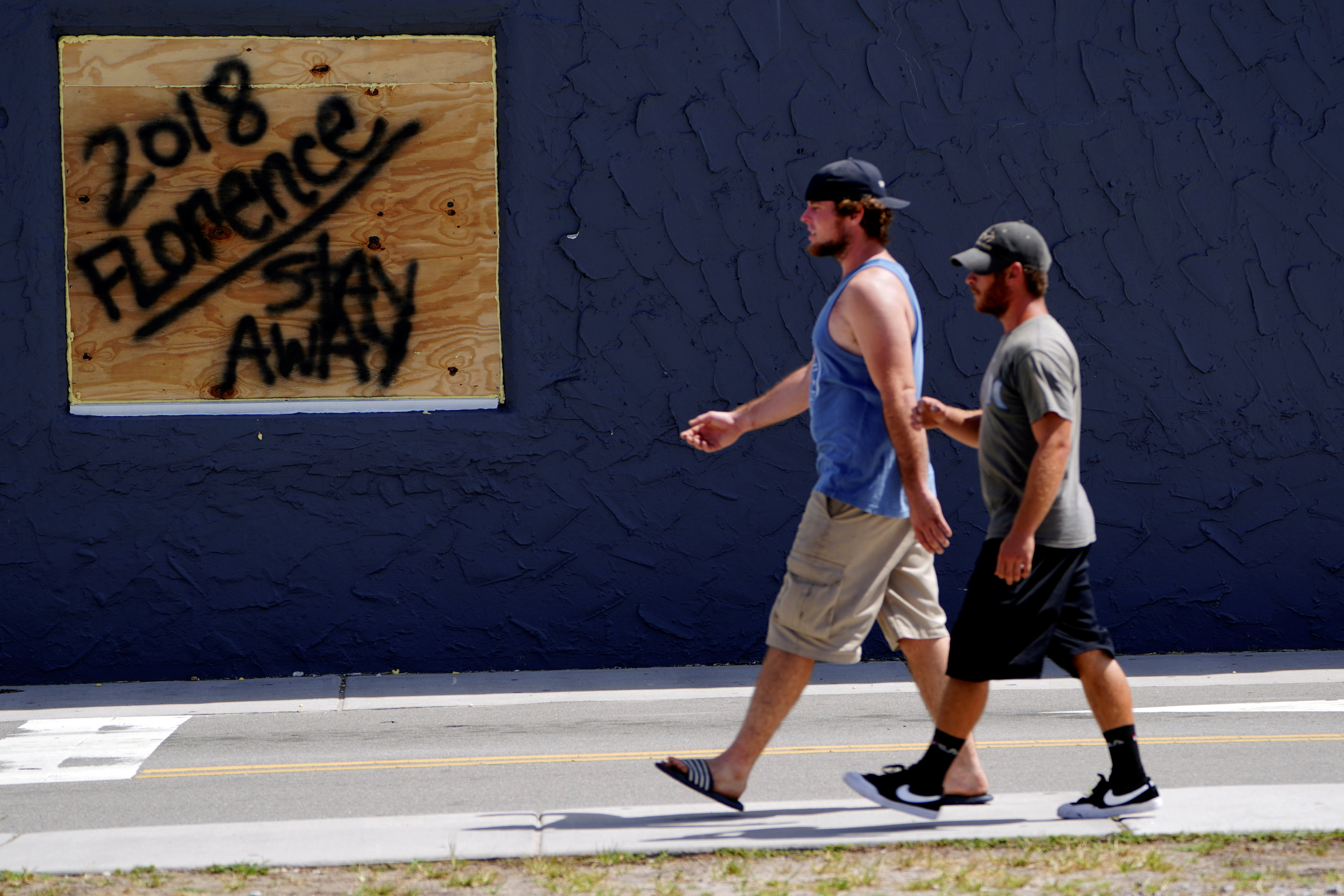 “Manténganse alejados”, pide un mensaje en Carolina Beach