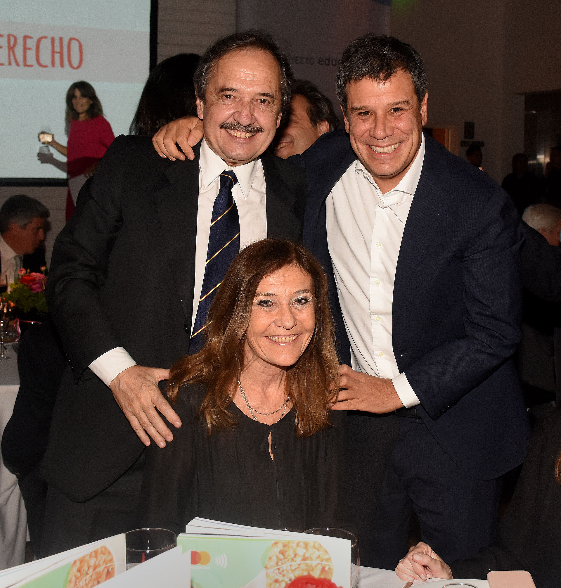 El ex diputado nacional Ricardo Alfonsín junto a su mujer y Facundo Manes. Proyecto Educar 2050 se propone incidir en las políticas públicas en materia de educación, así como también, concientizar a la sociedad acerca de la importancia de la educación de calidad