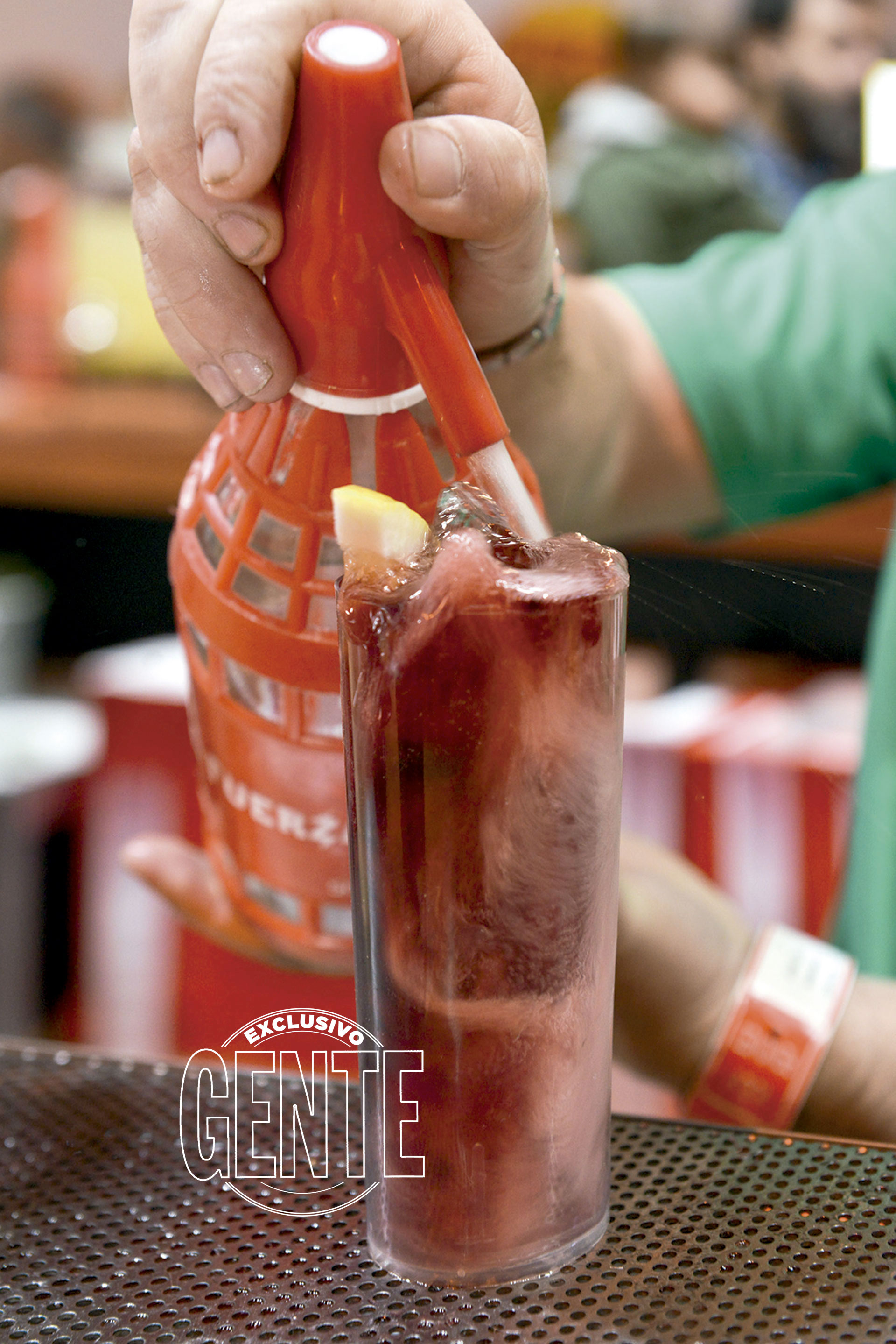 La Fuerza. Vermú rojo con soda.