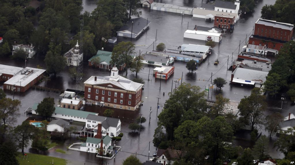 Las aguas de la lluvia causada por el huracán Florence inundaron la ciudad de Trenton, Carolina del Norte, el 16 de septiembre