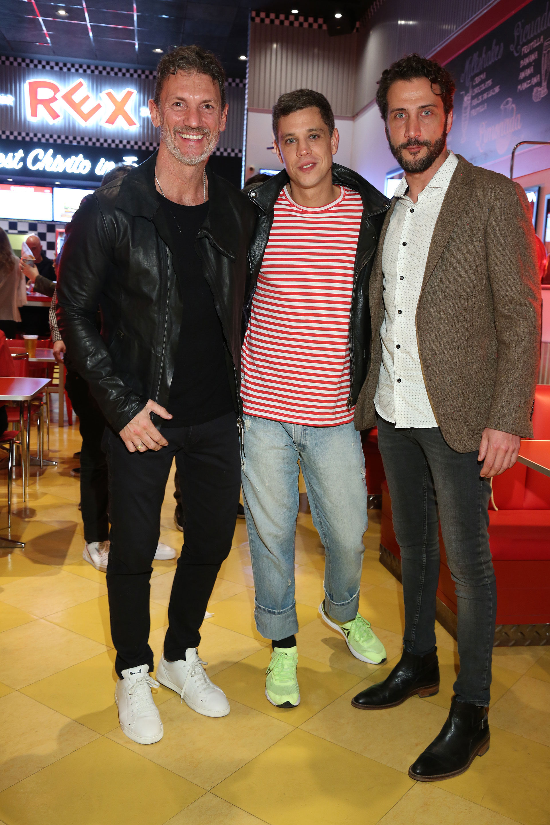 Leo Mateu, PR de Red Carpet Agency, Ludovico Di Santo y Luciano Caceres