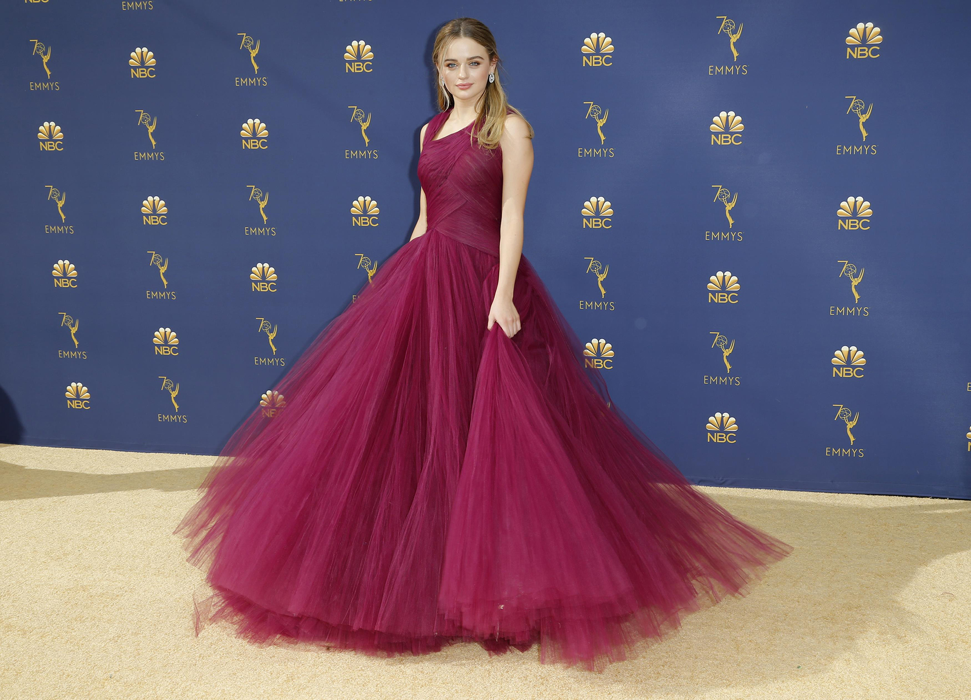 Joey King, con un diseño del creador Zac Posen