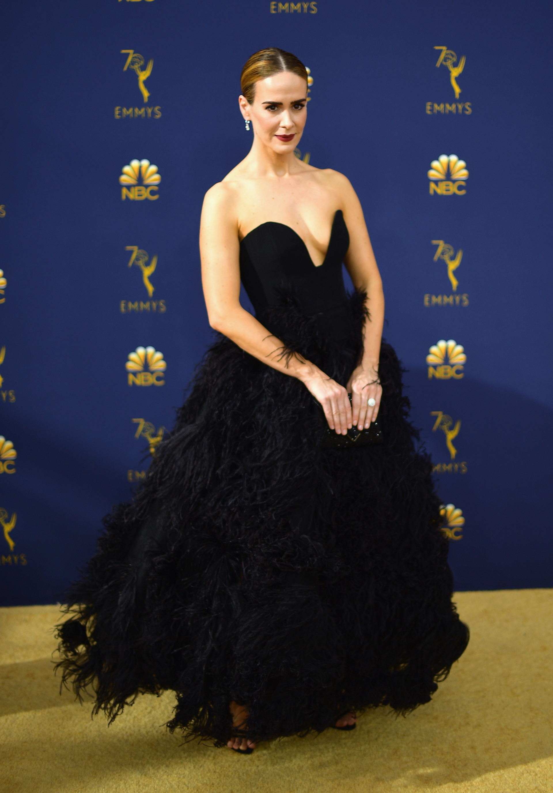 Sarah Paulson, entre las màs sofisticadas de la red carpet con un diseño de Oscar de la Renta
