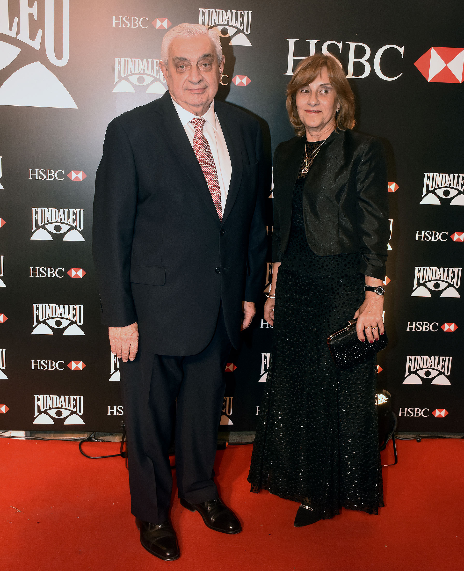 El presidente de la Bolsa de Comercio de Buenos Aires, Adelmo Gabbi, y su mujer