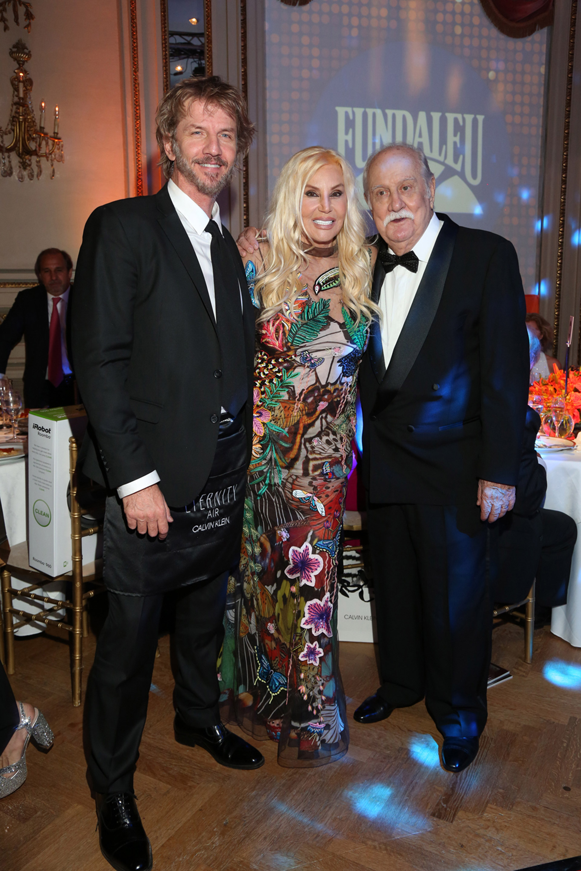 Facundo Arana y Susana Giménez junto al presidente de Fundaleu, Víctor Savanti