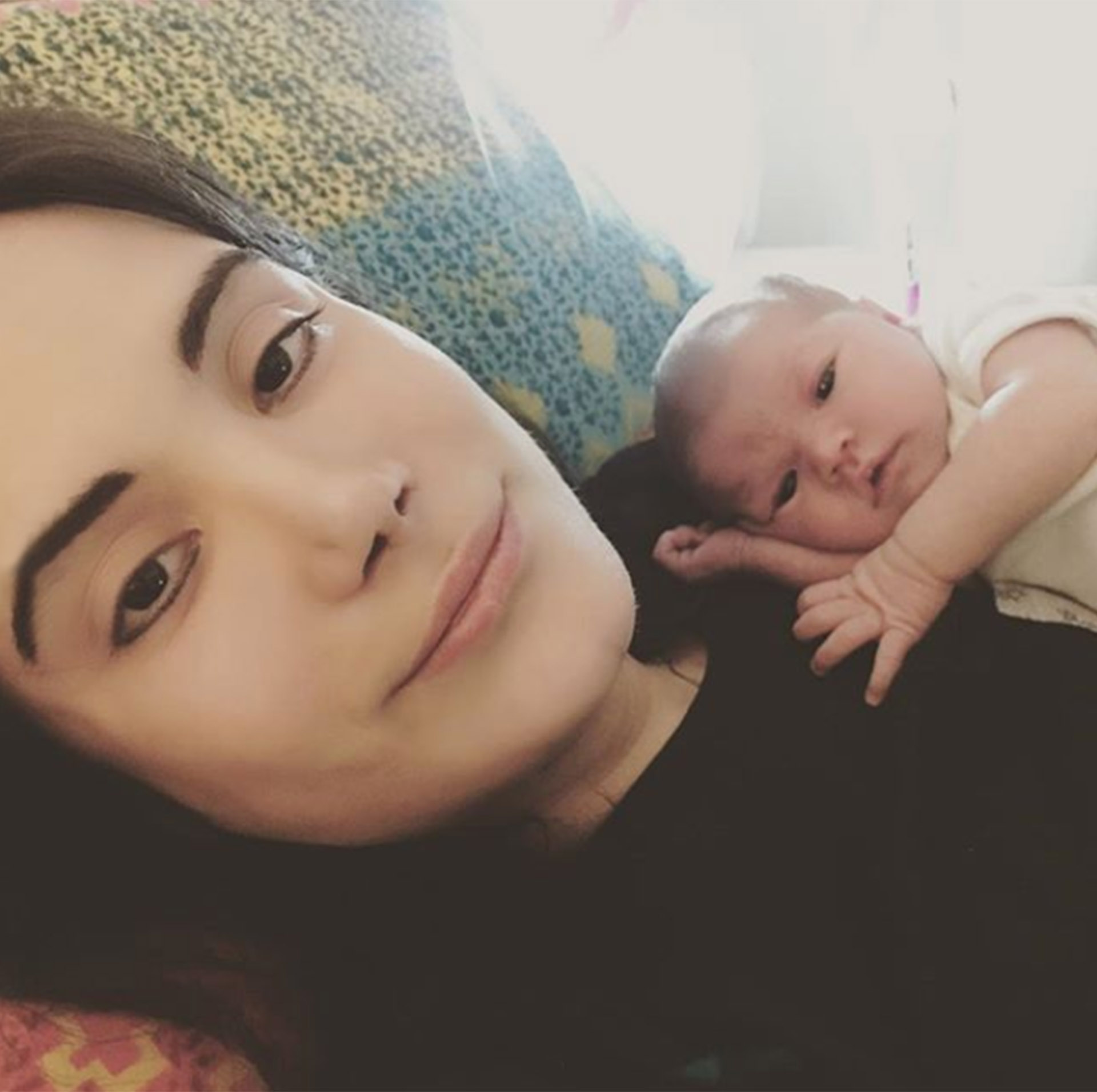 ¿De quién es esa naricita? ¡De papá! Felipe Pettinato presentó a su hija, Michaela, a una semana de su nacimiento. ¡Y es una belleza! (Instagram)