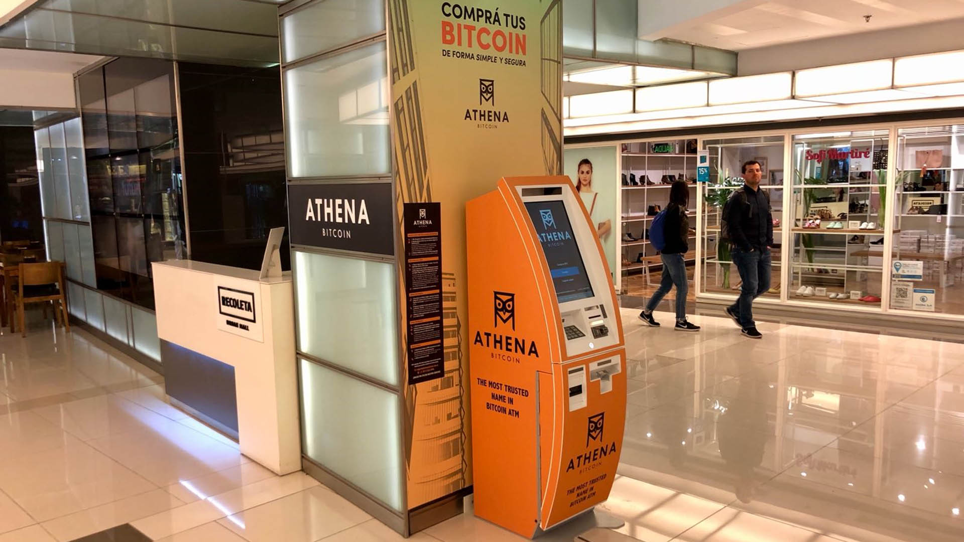 Se inauguró el primer cajero automático de bitcoin en un shopping porteño -  Infobae