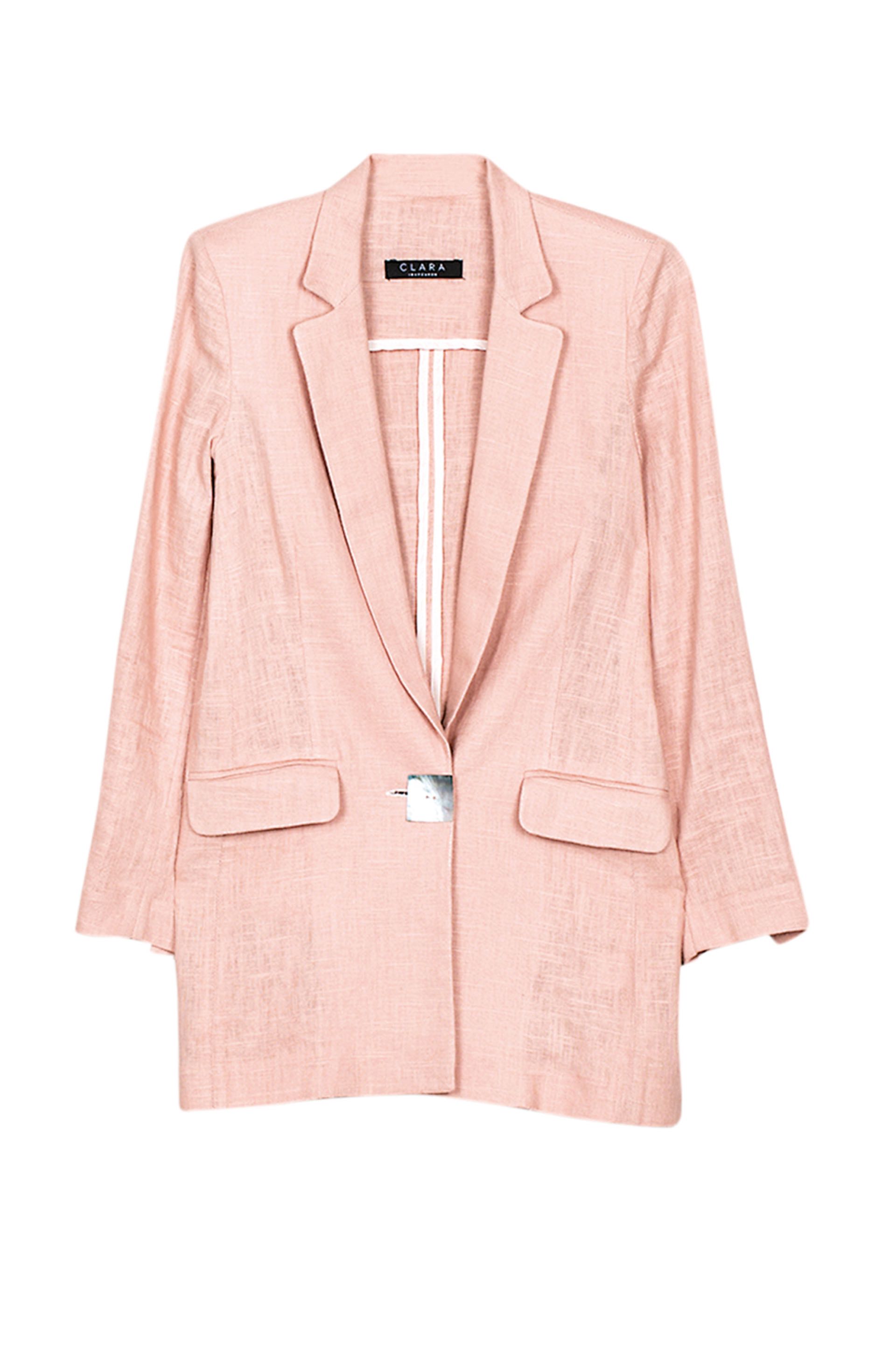 Blazer de lino ($ 5.100, Clara Ibarguren)