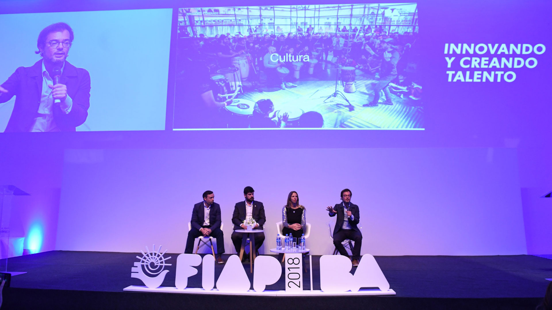 Enrique Avogrado, ministro de Cultura de la Ciudad, Julián Cohen, subsecretario de Desarrollo Económico de la Ciudad, Juan Pedro Córica, director de Emprendedores e Industrias basadas en el Conocimiento en la Ciudad, y Dolores Cortés, directora de Relaciones Institucionales del Parque de la Innovación del GCBA, estuvieron presentes en la conferencia