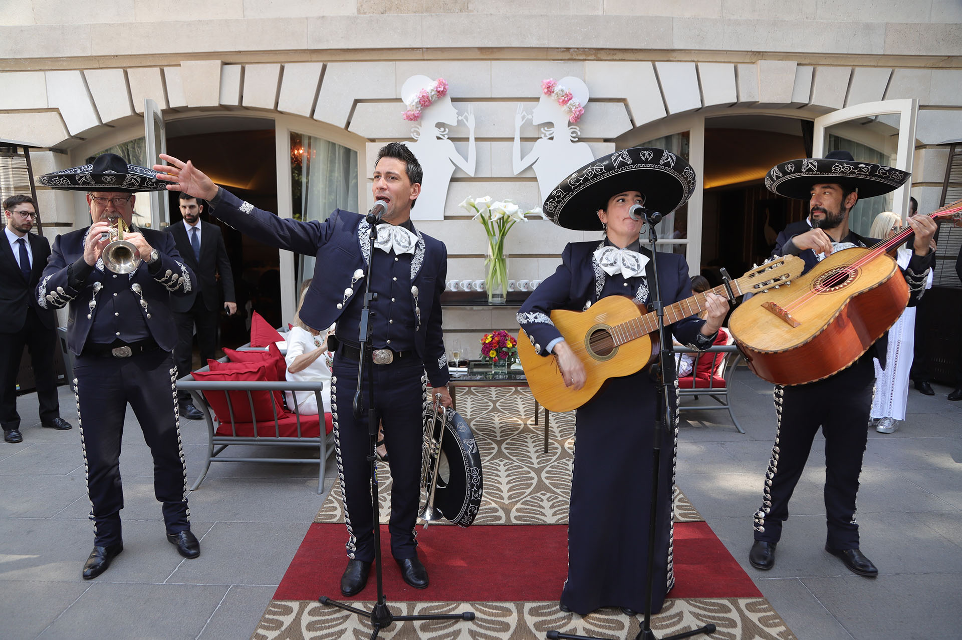 Los mariachis hicieron bailar a los invitados