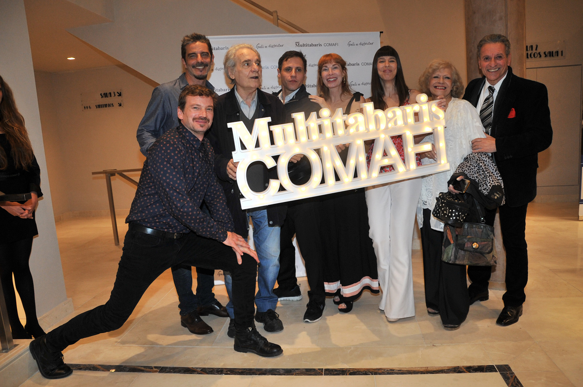 El elenco de “La Ratonera”, una de las obras que se exhiben en el reinaugurado teatro