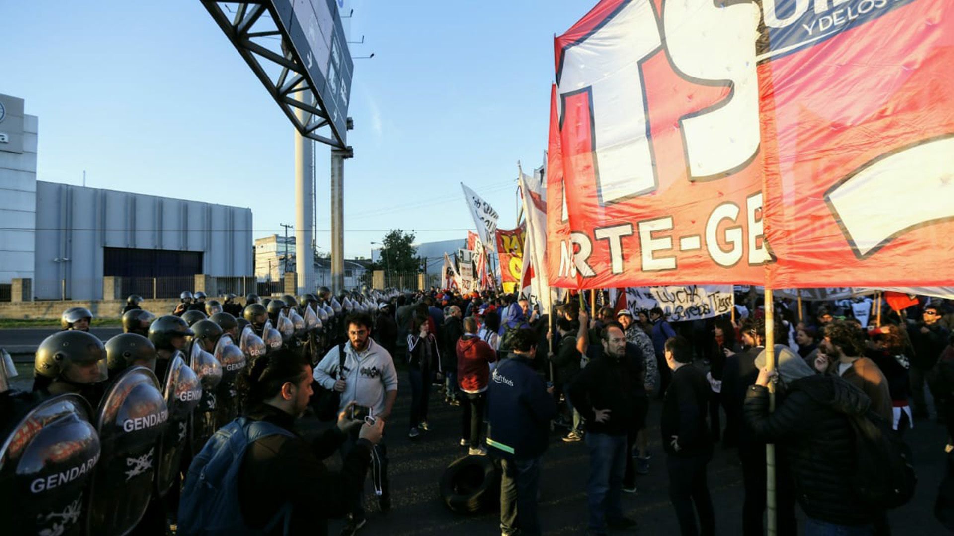 Partidos de izquierda convocaron a cortar distintos accesos: en esta foto, Panamericana y 197