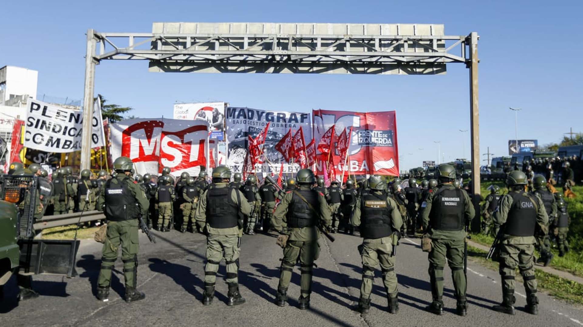 Partidos de izquierda convocaron a cortar distintos accesos: en esta foto, Panamericana y 197