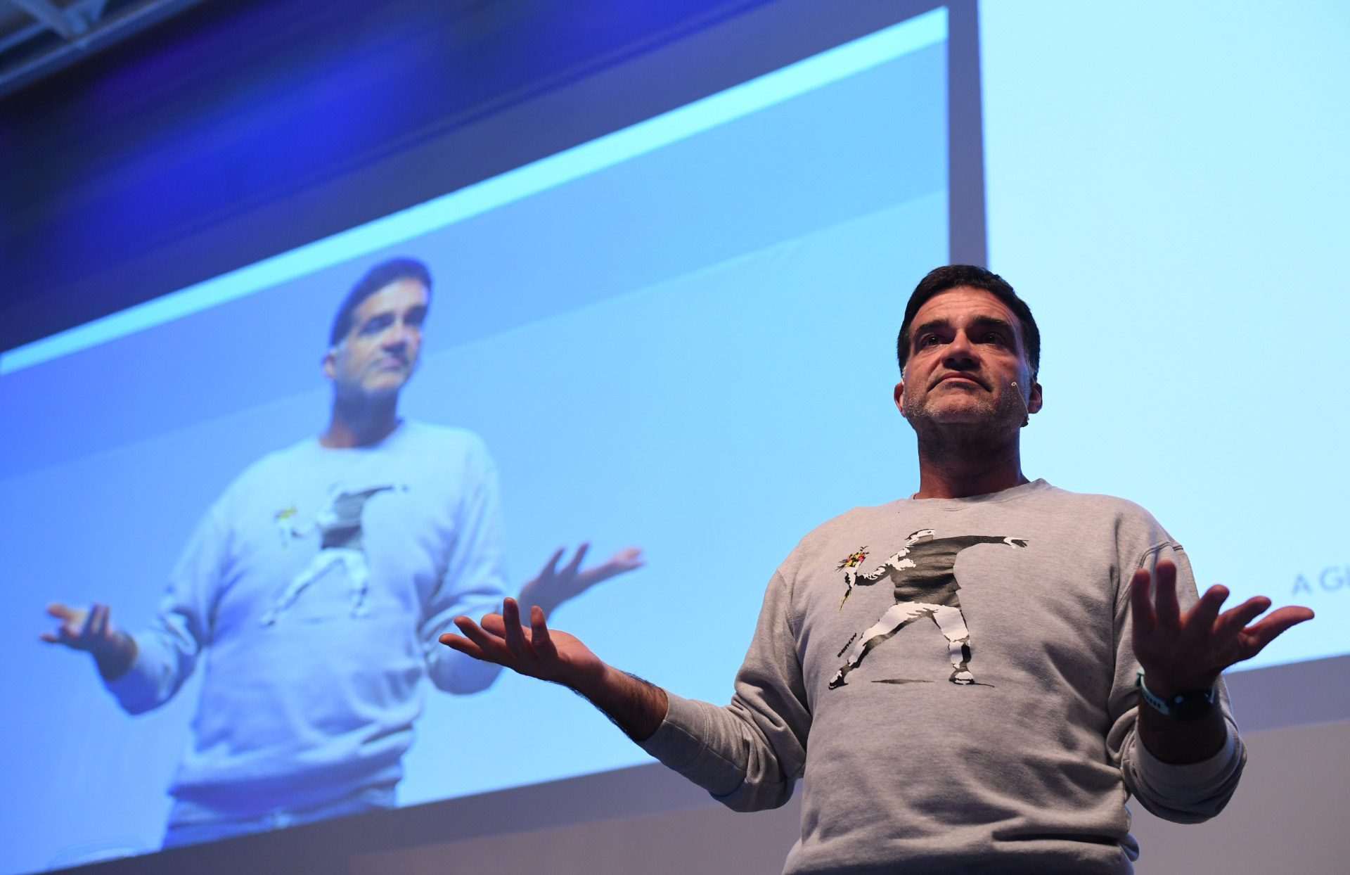 Valente de O Globo destacó sobre las audiencias: “Empezamos a hacer ciclos de temas, invitando a personas para hablar sobre temas que pueden inspirar a otros”