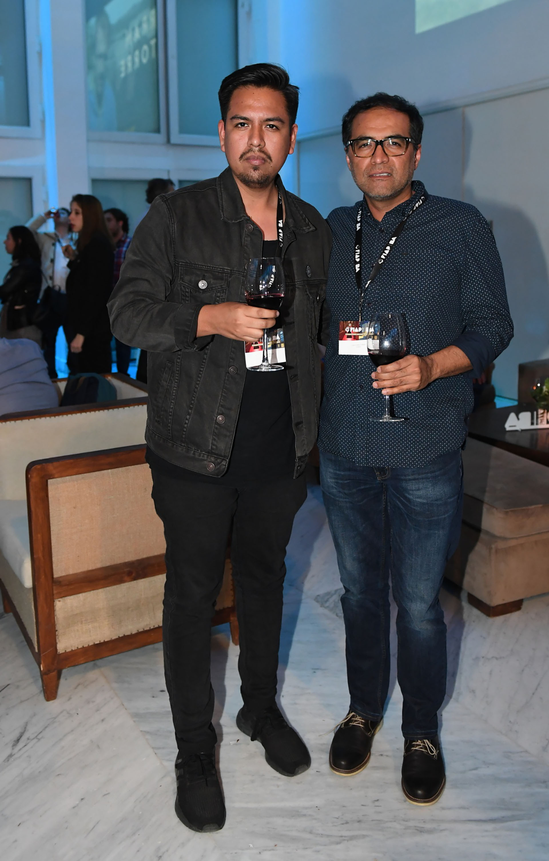 Italo Reyes (director de arte de Fahrenheit DDB Perú) y Juan Carlos Collado (director ejecutivo de APAP)