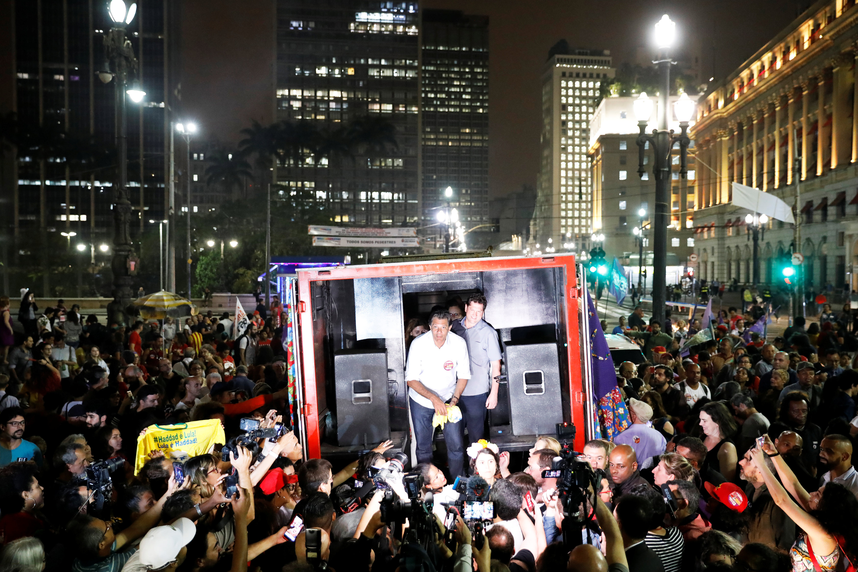 El candidato del Partido de los Trabajadores Fernando Haddad durante un acto en San Pablo (REUTERS/Nacho Doce)