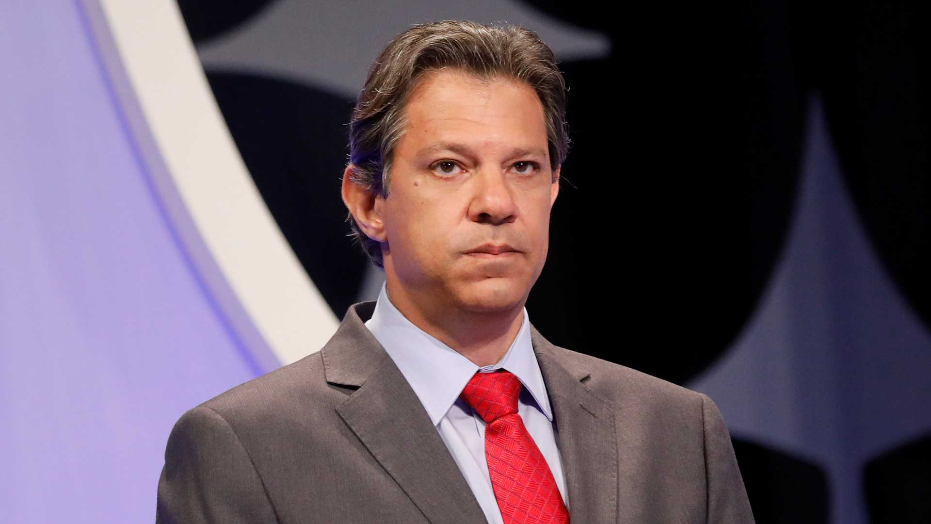 A Fernando Haddad le costará mucho remontar la diferencia que tiene Bolsonaro (Reuters)