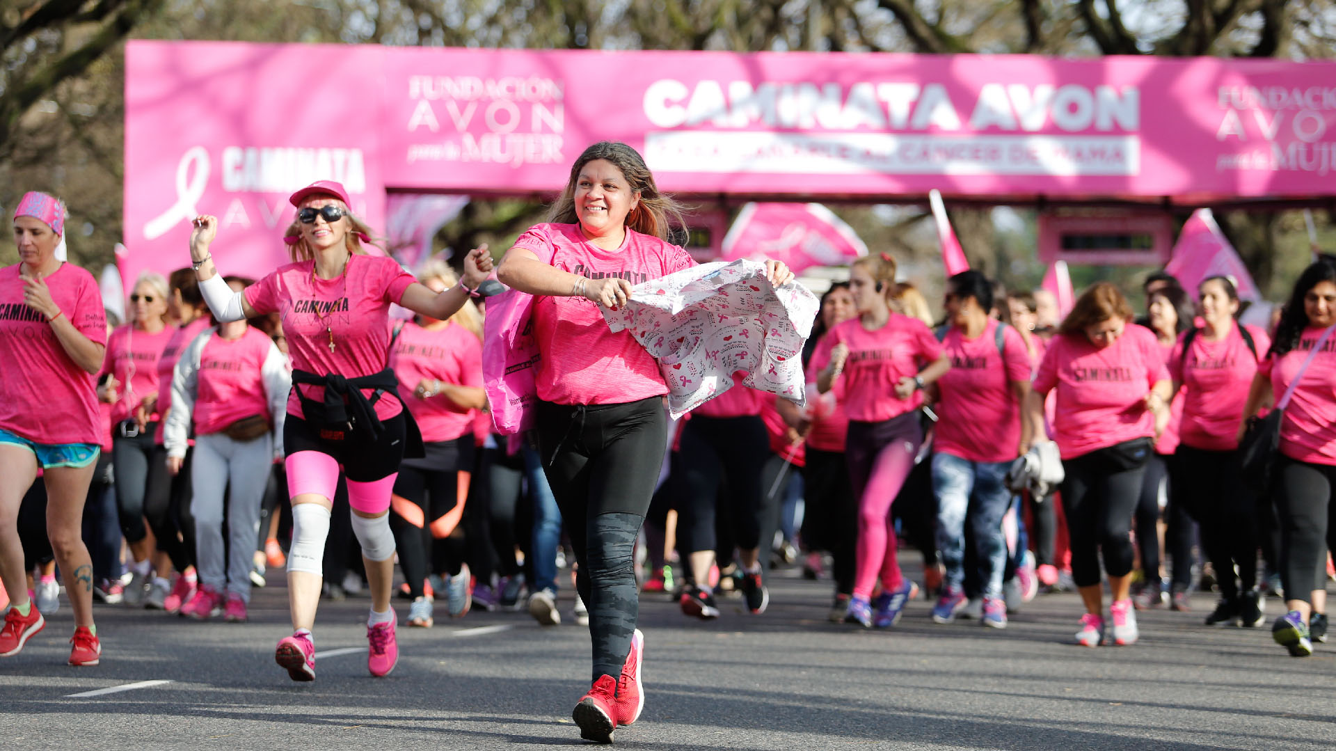 La iniciativa invita a caminar para celebrar la vida a través de un mensaje de detección temprana, y a las mujeres especialmente a ser protagonistas del cuidado de su propia salud
