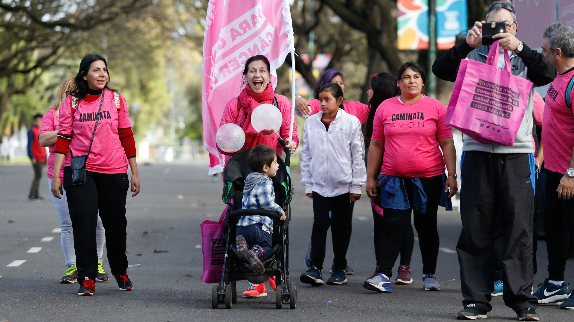 A la cita acudieron personas de todas las edades, desde bebés en cochecitos, adolescentes y niñas hasta adultas mayores