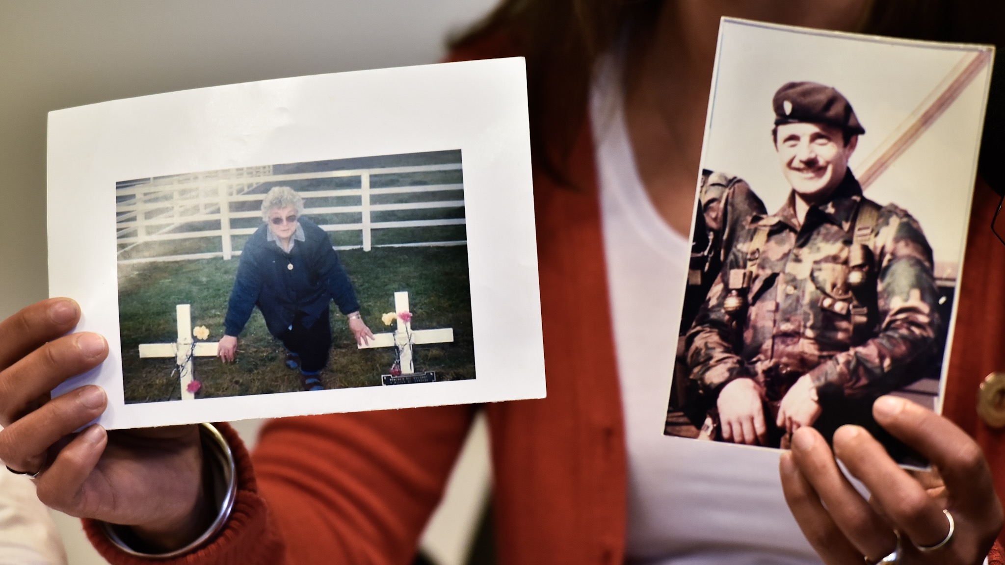 La foto de la abuela Elda en Darwin y la imagen de su tío Rubén (Adrián Escandar)