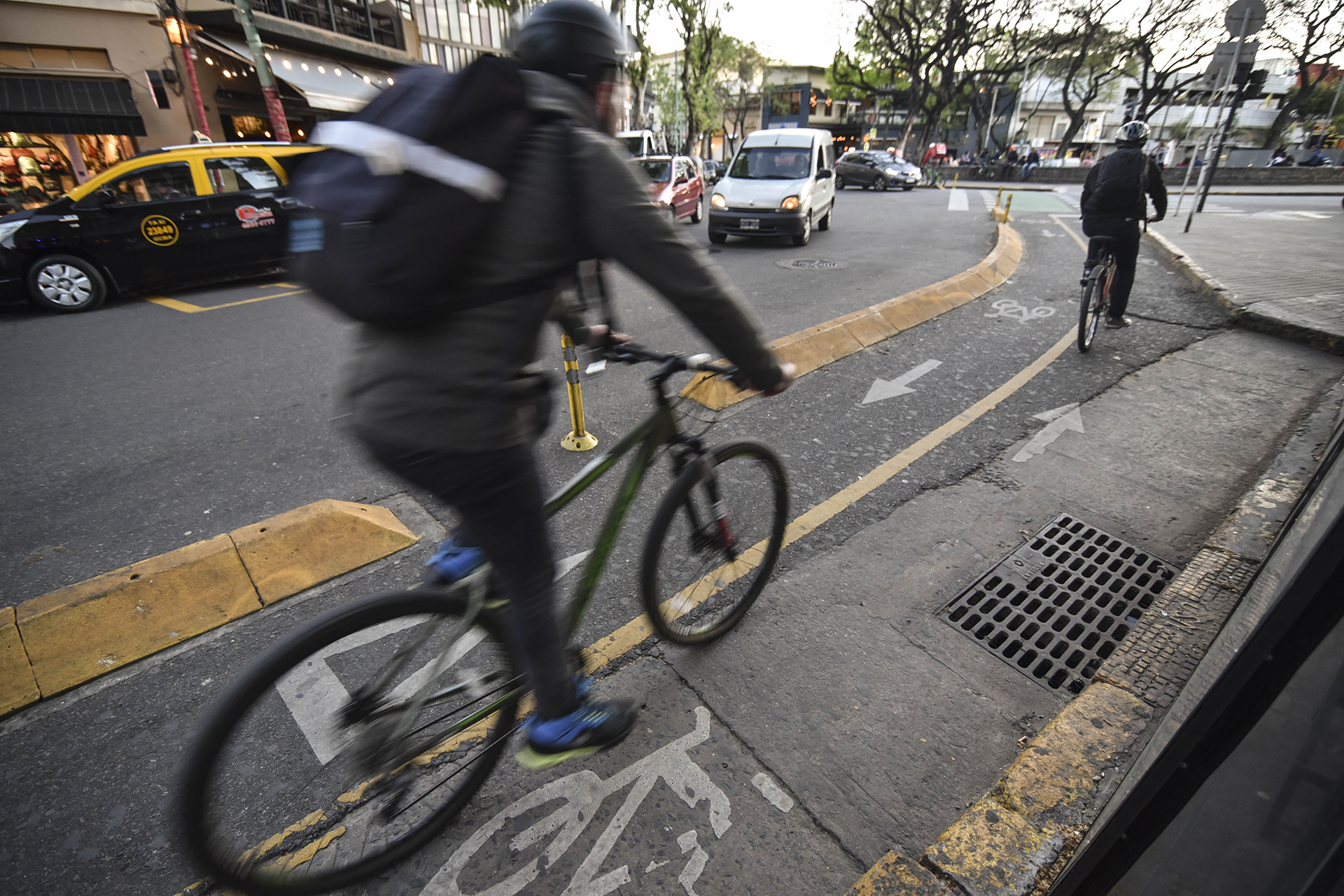 Bicisendas por doquier en las calles de Palermo Soho