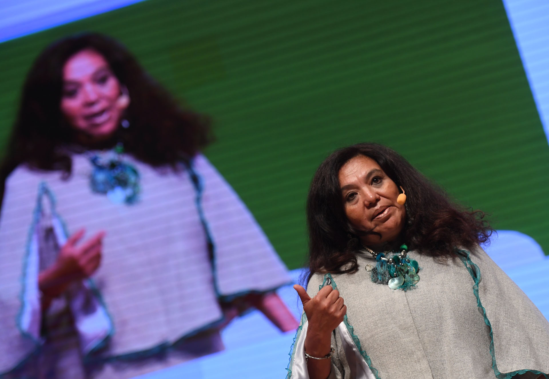 Magda Choque Vilca, de la Universidad Nacional de Jujuy recibió una ovación de pie en su emotiva intervención final