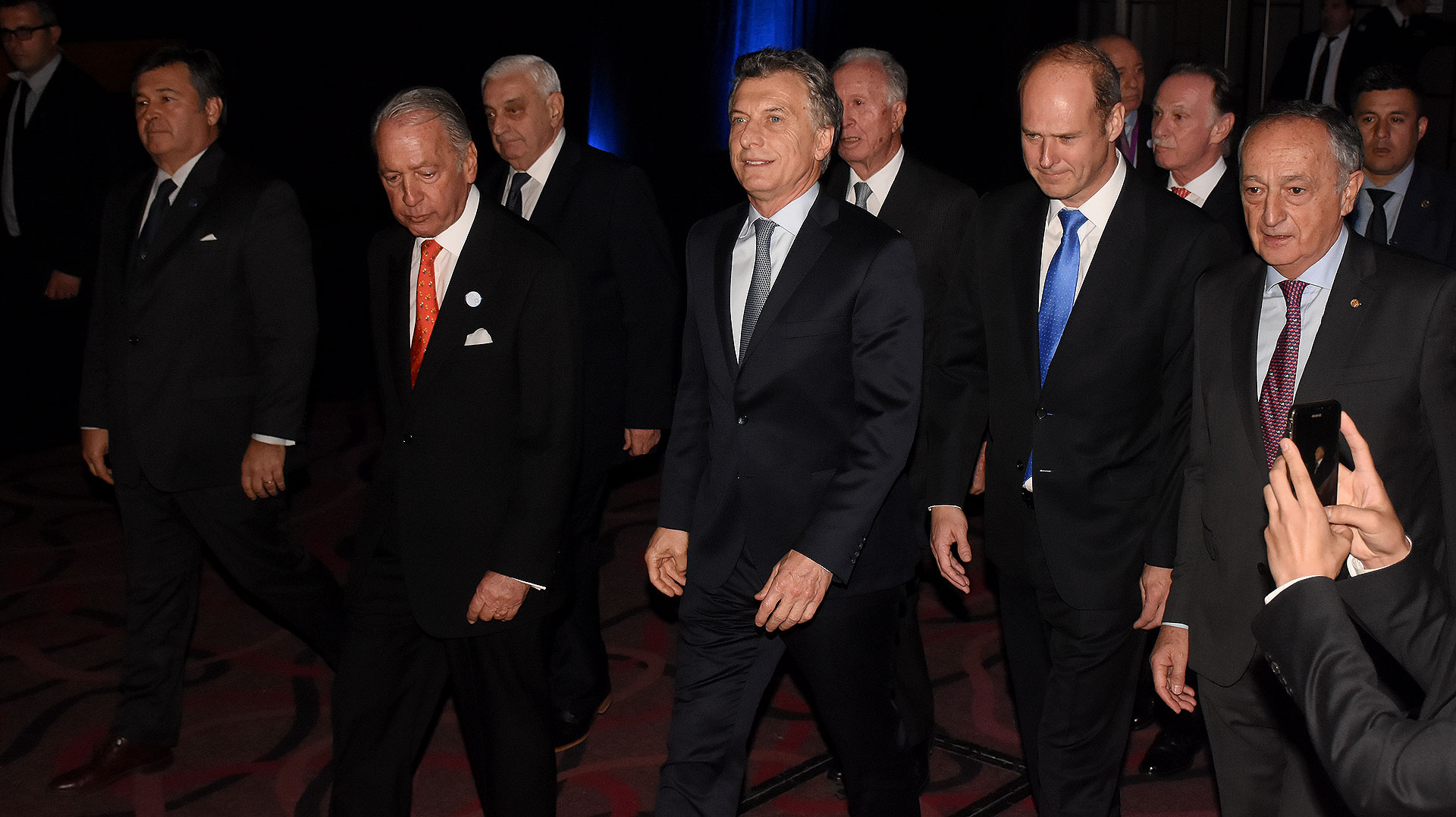 Macri, Daniel Funes de Rioja y los otros co-chairs de B20 ingresando al acto de cierre del evento (Nicolás Stulberg)