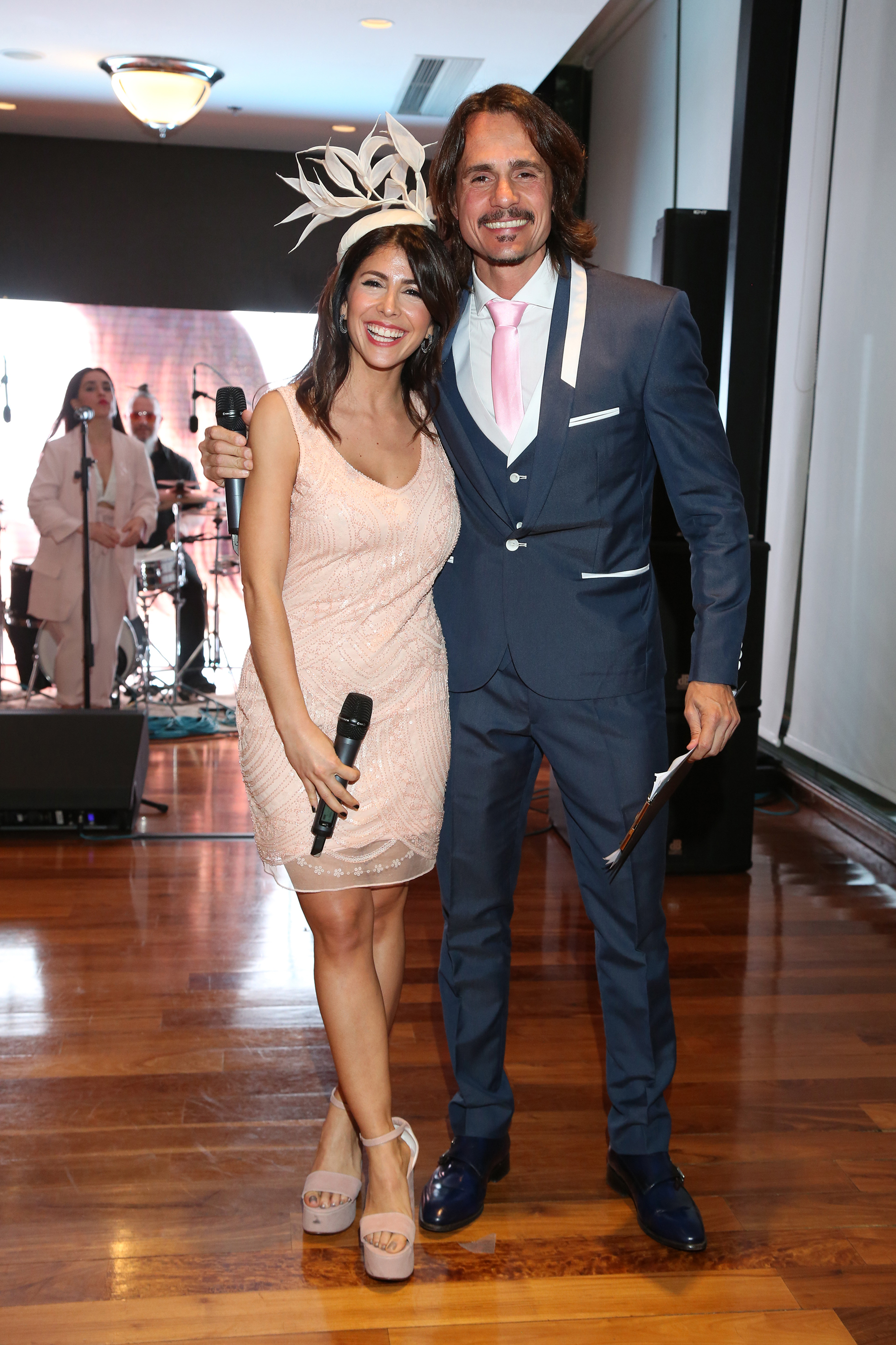 Majo Martino y Christian Sancho estuvieron a cargo de la conducción del evento