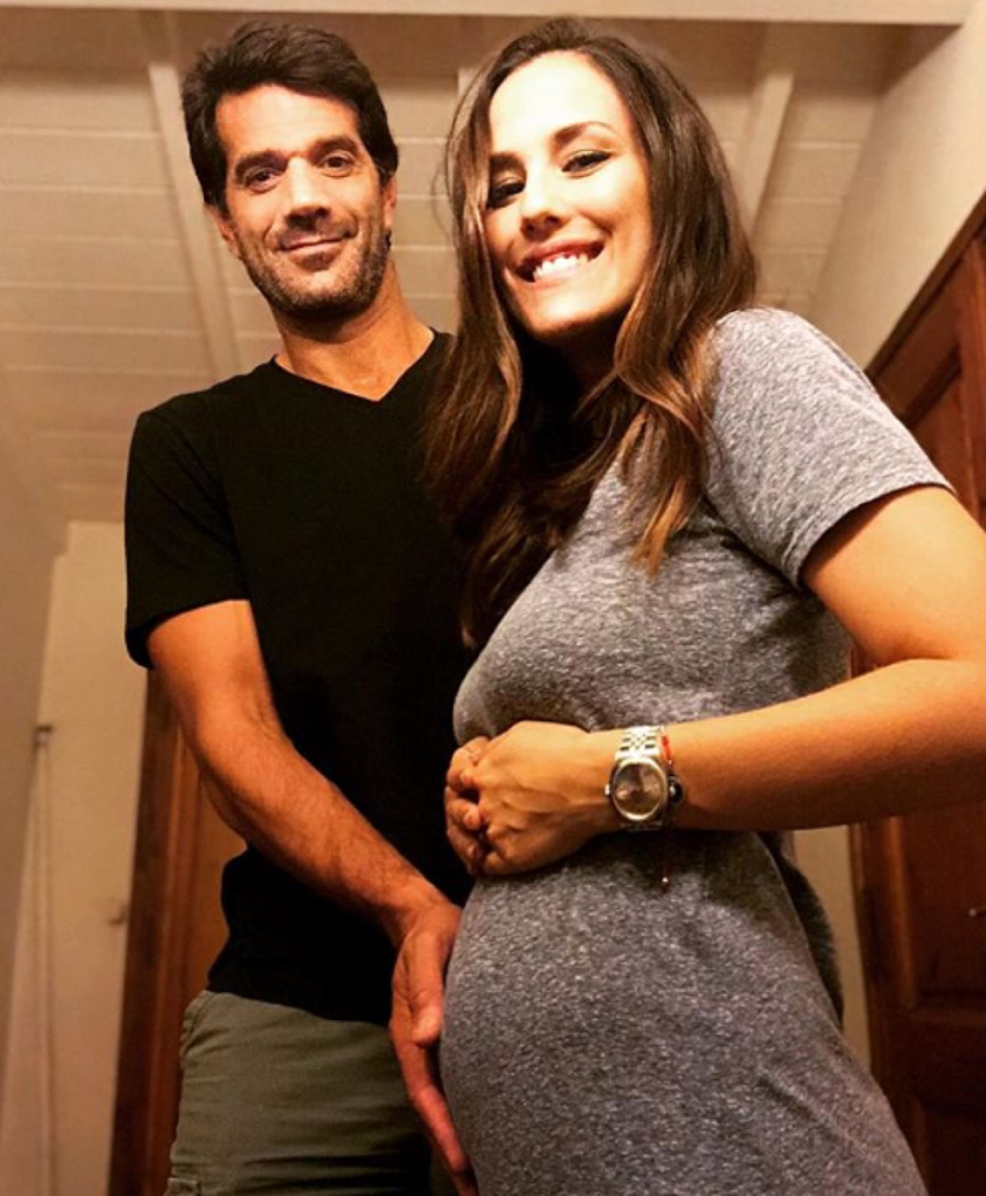 Luli Fernández en su embarazo junto a su marido, Cristian Cúneo Libarona (Foto: Instagram)