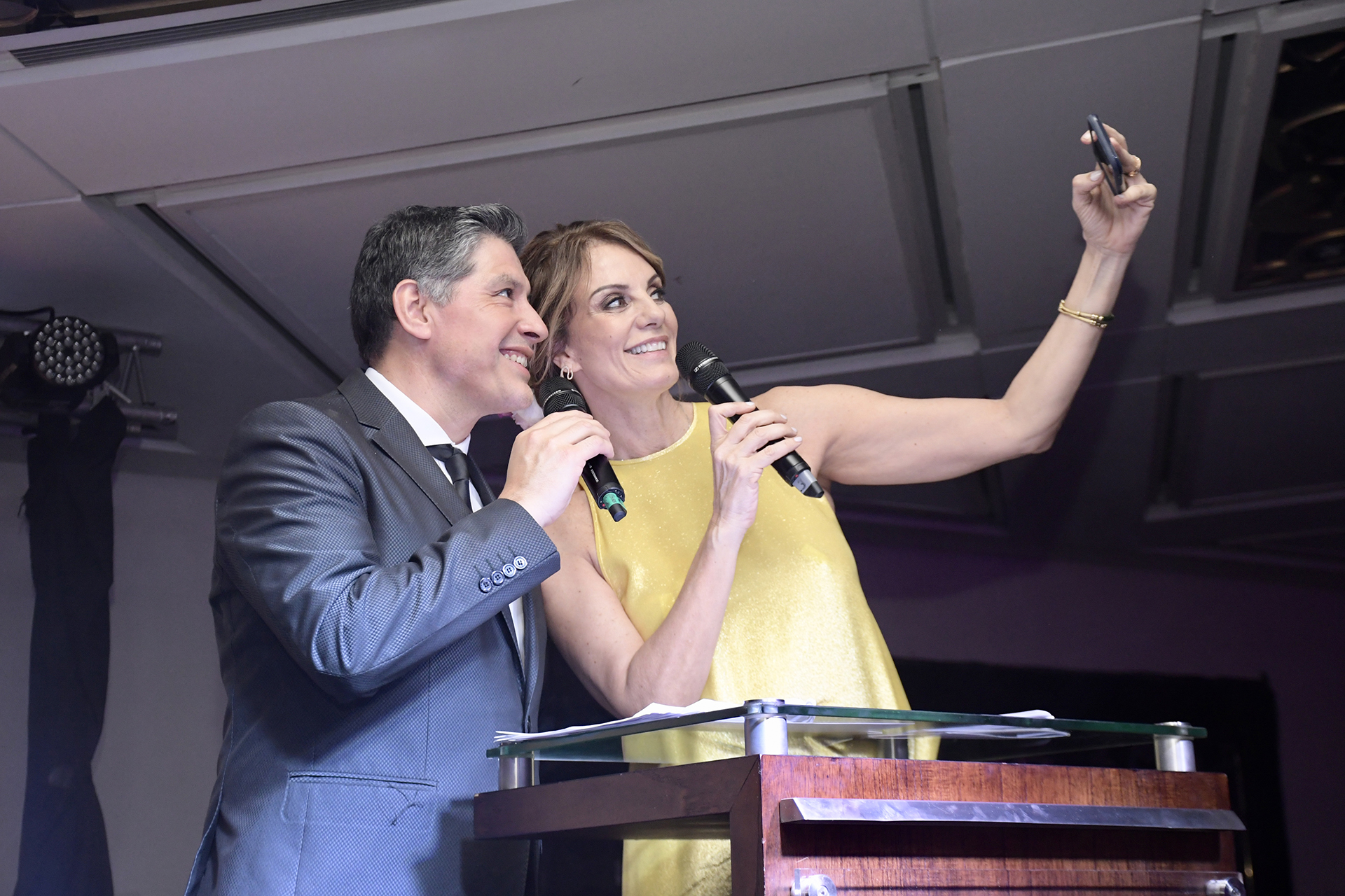 Guillermo Lobos y Nequi Galotti a cargo de la conducción de la velada