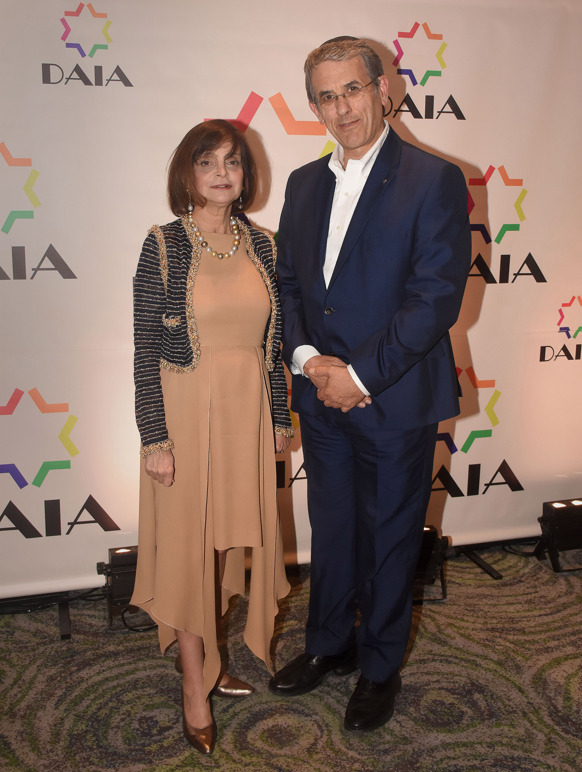 Claudia Stad y Agustín Zbar, presidente de la AMIA