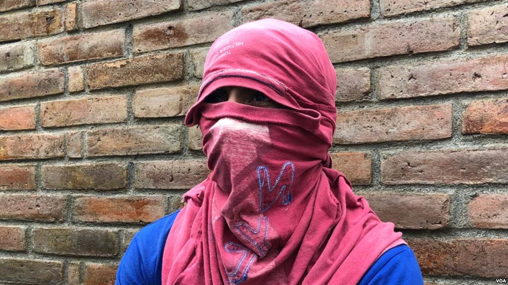 Un joven manifestante nicaragüense conversa con la Voz de América sobre denuncia en contra del presidente Daniel Ortega (VOA)