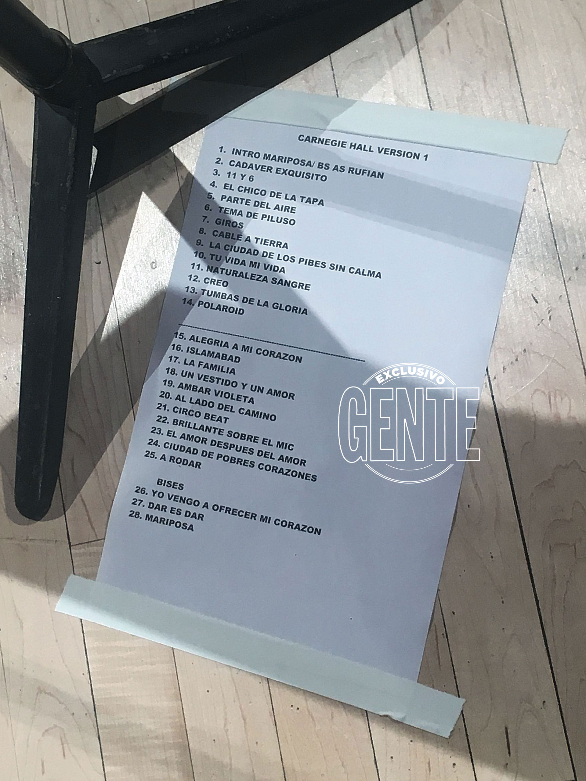 Fito Páez subraya que a lo largo del recital en la legendaria salada (concierto que duró tres horas –de 20 a 23–, contó con intervalo, cinco bises y un festival de clásicos (“ningún cover”), “estrené mi tema instrumental La familia, que grabamos hace dos años en Villa La Angostura a la par de Diego Olivero. La verdad –revela mediante una carcajada–, me di todos los gustos”.