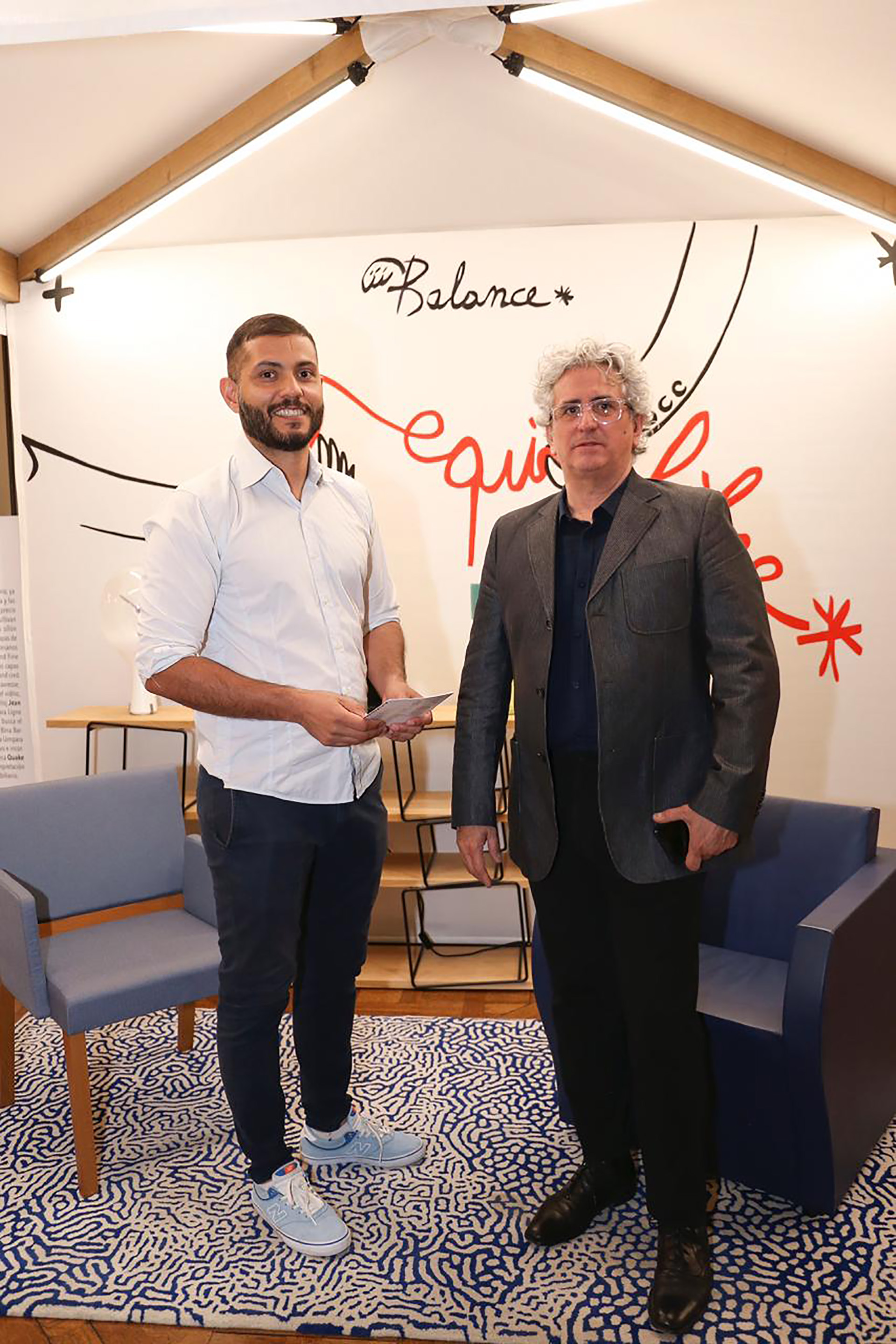 El diseñador industrial Cristian Mohaded junto a Julio Oropel, fundador de dAra