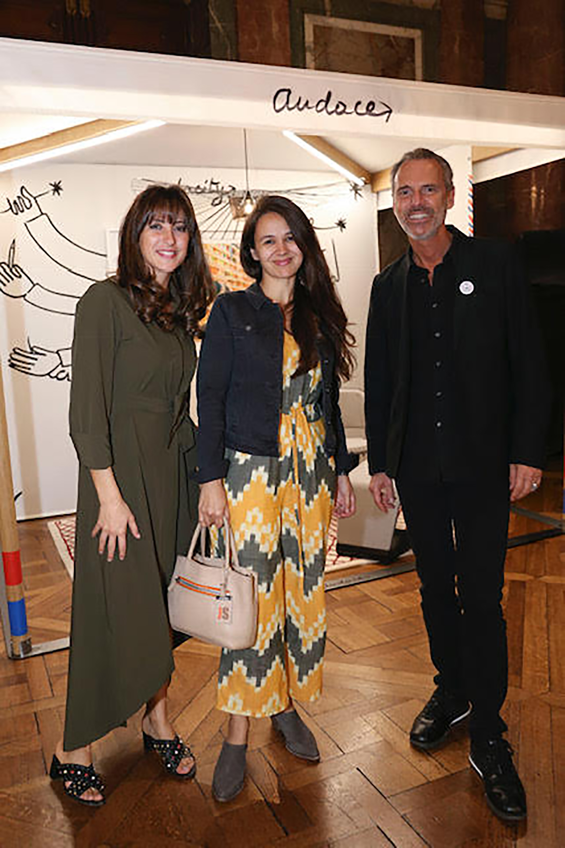 La diseñadora Sofía Willemoes junto a Sandy Saad y Jean Paul Bath, representantes de Le French Design