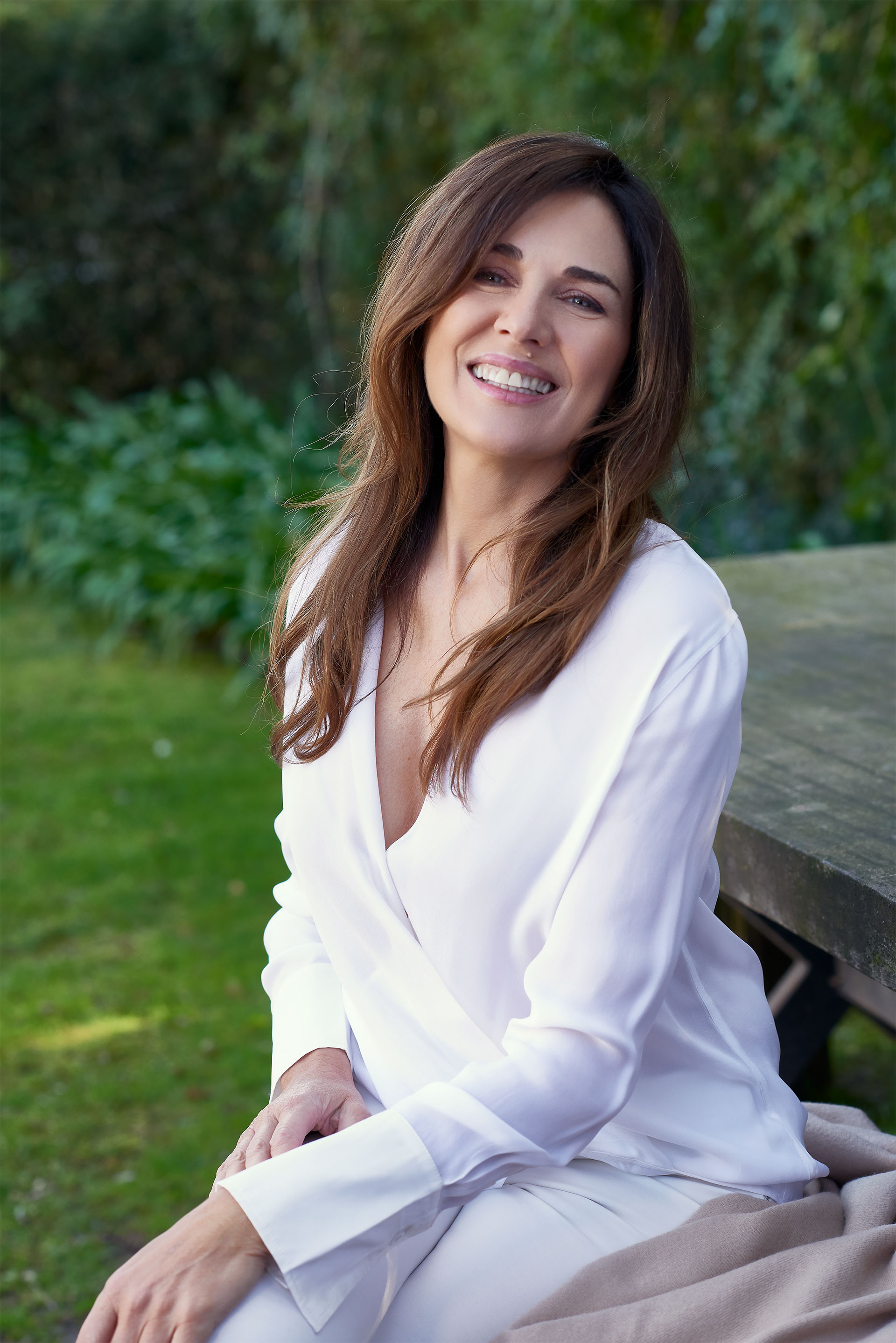 Andrea Frigerio dijo a Infobae que cada vez que va a una gala en el exterior prefiere vestirse con diseñadores nacionales (Claudia Cebrian)