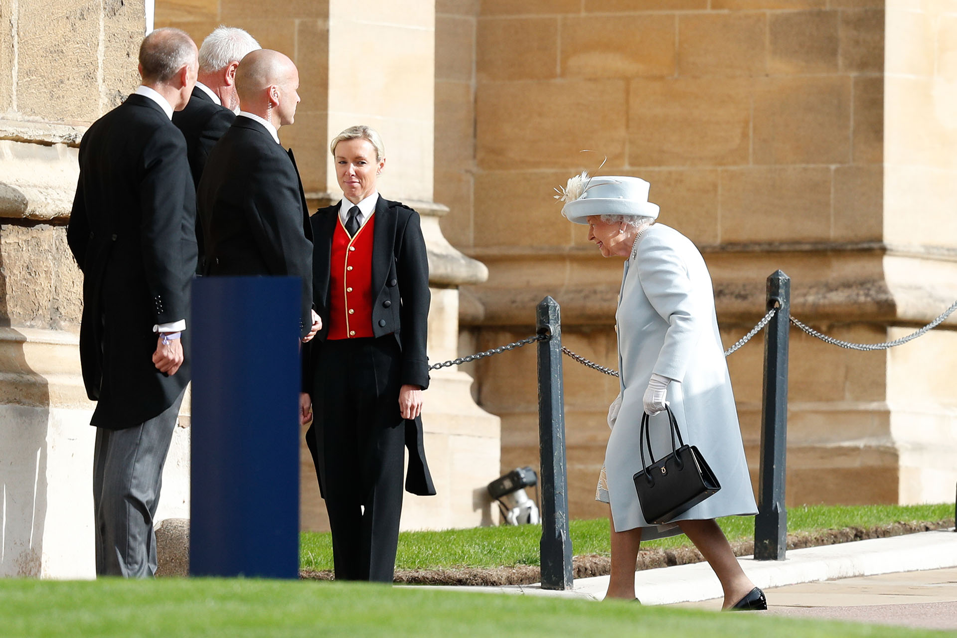 Reina Isabel II, como indica el protocola, la última en arribar