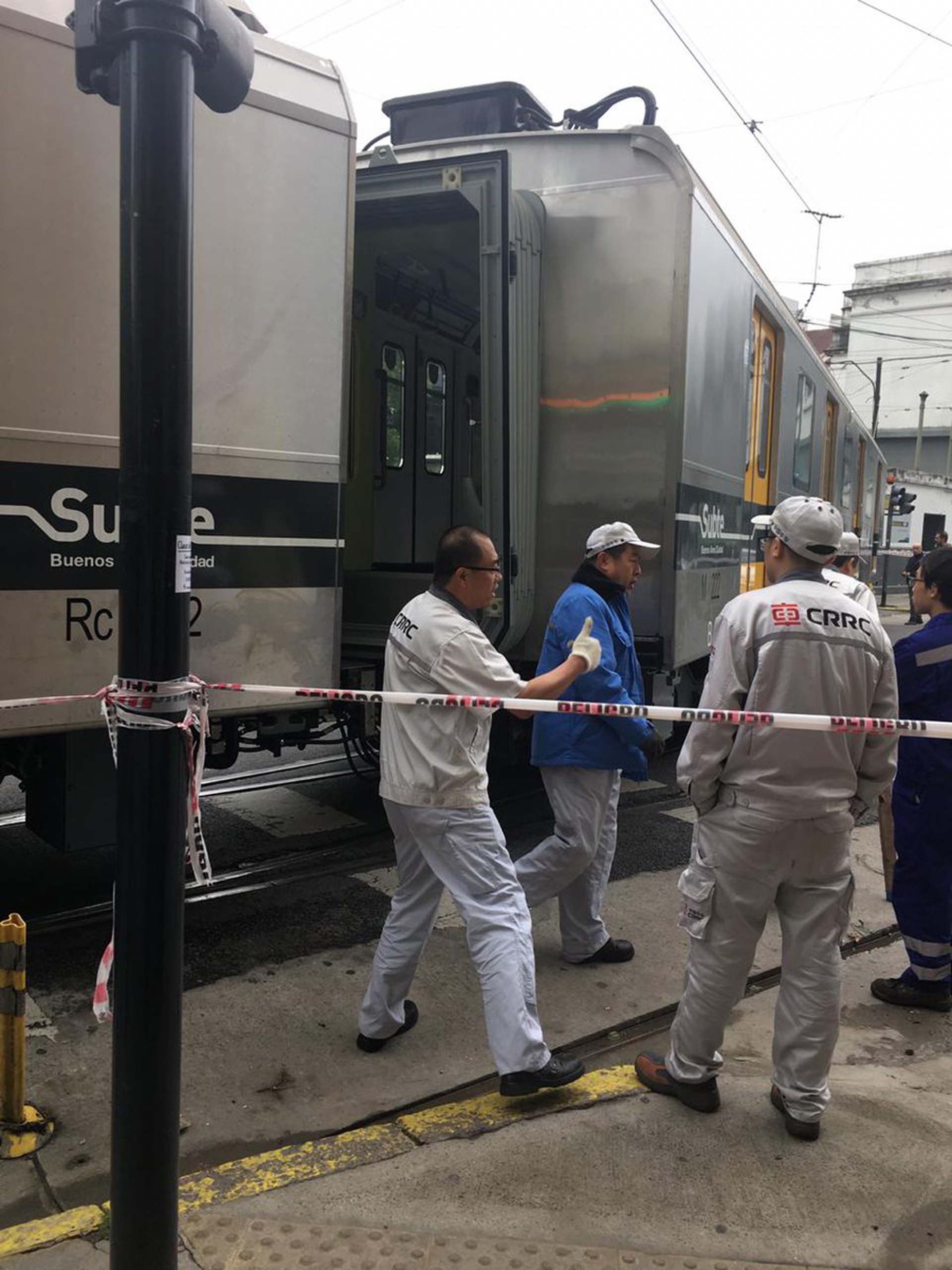 Los trabajadores del subte que llegaron desde China (@amoreyra)