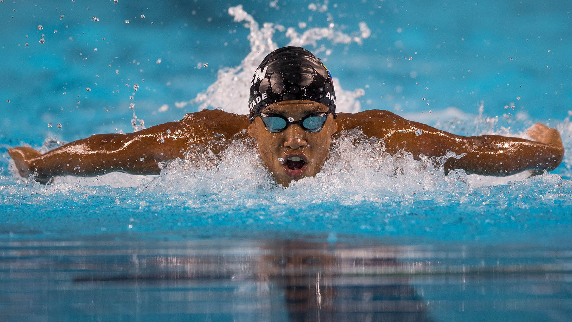 El venezolano Enrique Andrade compitió en los 200 metros masculinos en el acuario del parque olímpico
