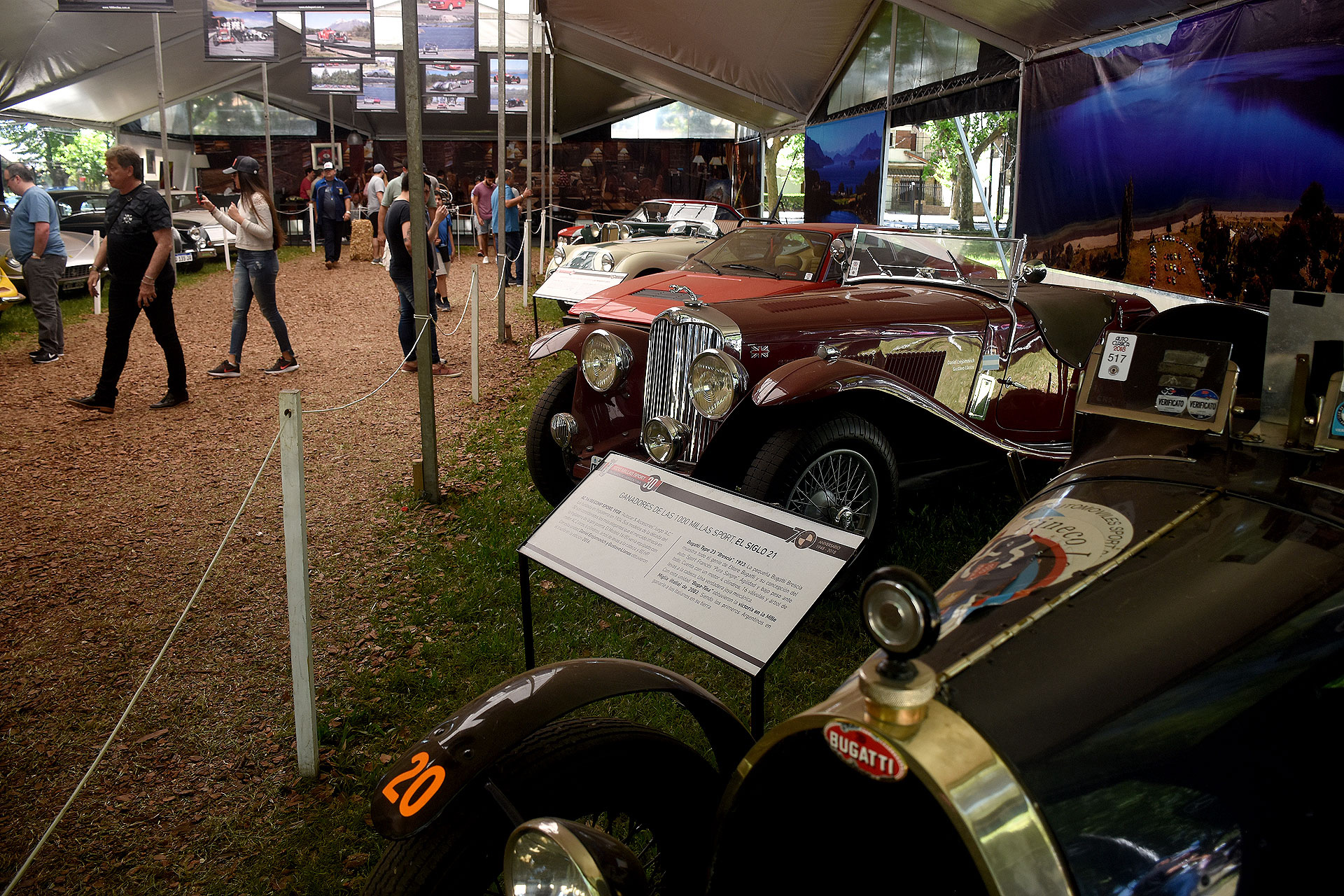 En esta edición homenajearon los 70 años de Porsche y Land Rover. Hubo un espacio dedicado al deportivo más prestigioso de Mercedes Benz: el 300 SL en todas sus versiones. Y contó con la atracción de una carpa única: “Leyendas Mundiales” fue la carpa más festejada por los visitantes. Exhibió ejemplares únicos, gracias a la fusión de las familias Pérez Companc y Scalise, los mayores coleccionistas de autos y motos respectivamente