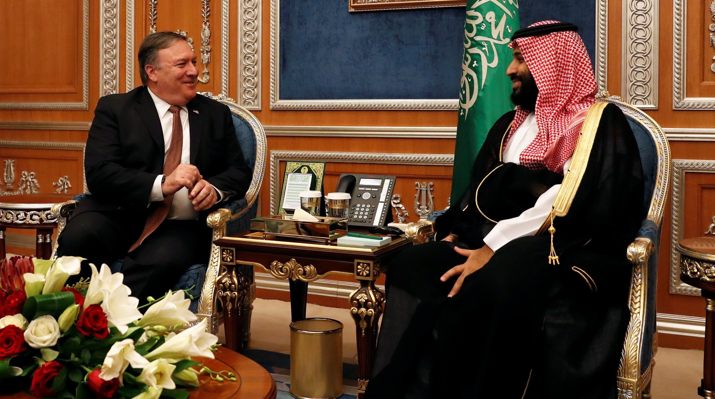 Mike Pompeo junto al príncipe heredero Mohamed bin Salman (REUTERS/Leah Millis/Pool)