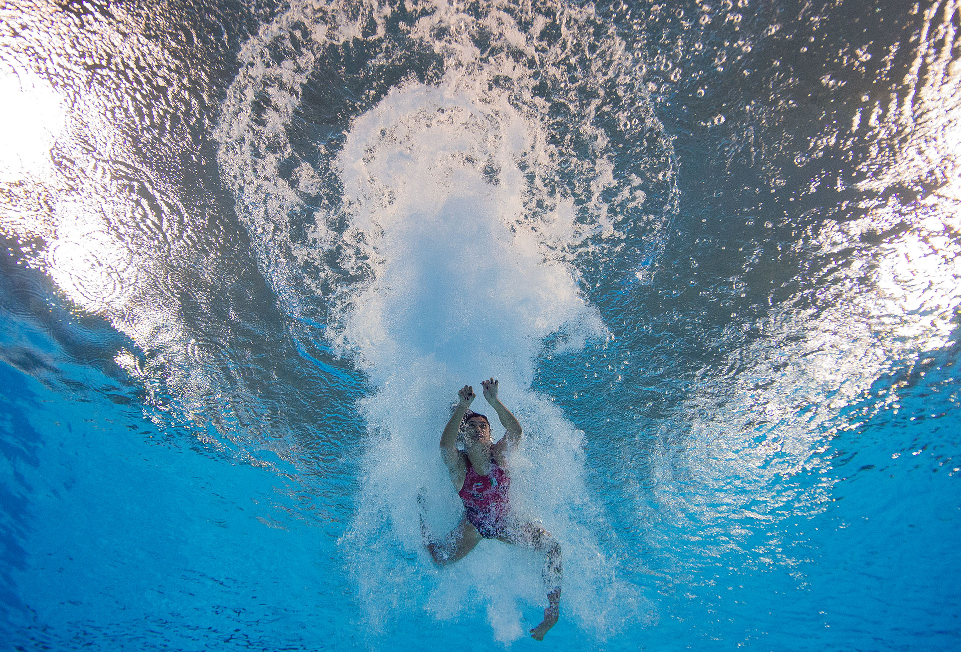 Brillante captura de la nadadora mexicana Gabriela Belem Agundes Garcia, antes de las preliminares de Buceo Femenino en el natatorio del Parque Olímpico de los Juegos de la Juventud 2018 celebrados en Buenos Aires (AFP)