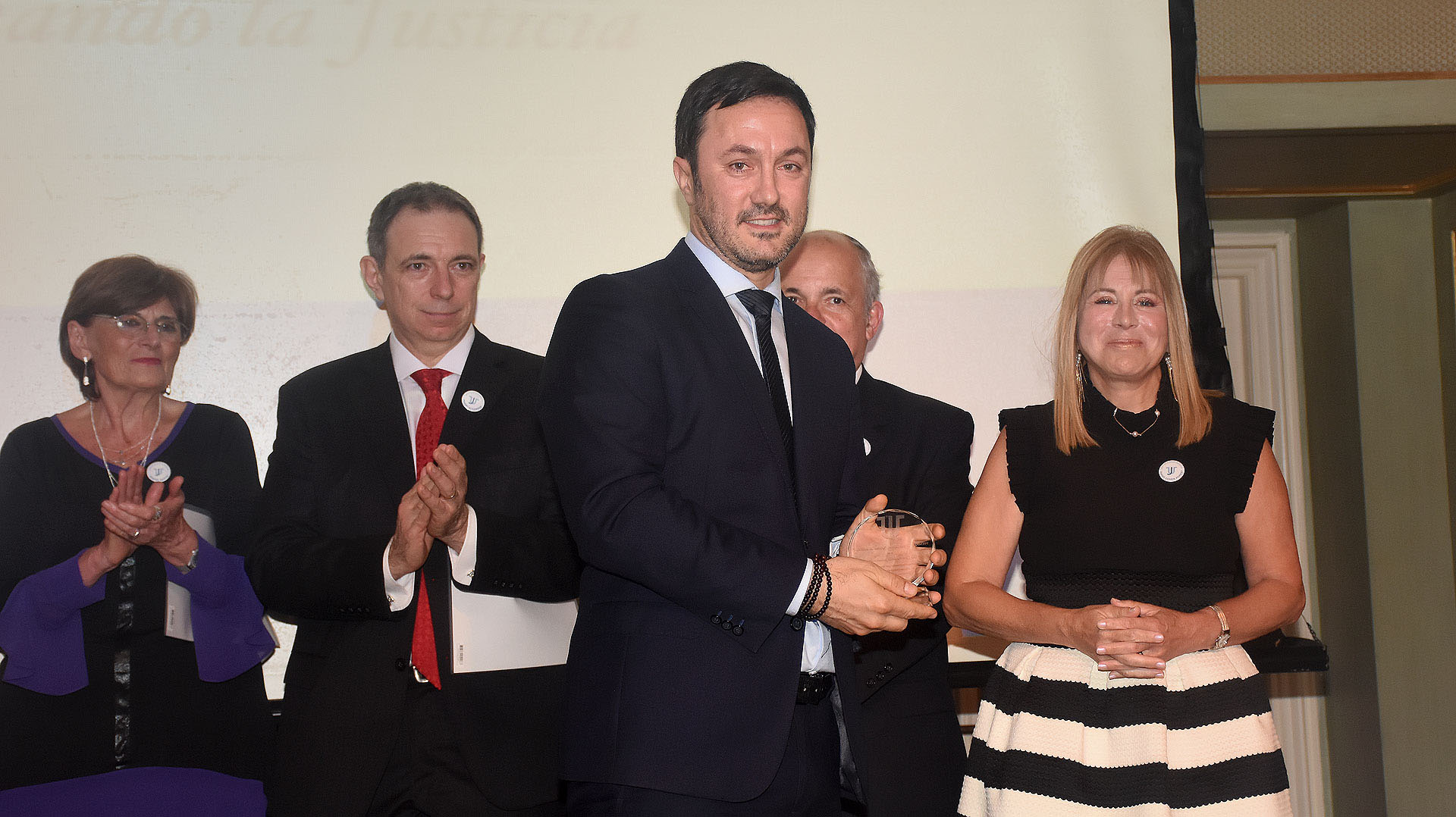 El diputado Luis Petri, vicepresidente segundo de la Cámara de Diputados, recibió también la distinción en reconocimiento a la sanción de la Ley Nº 27372 de Derechos y Garantías de las personas víctimas de delitos