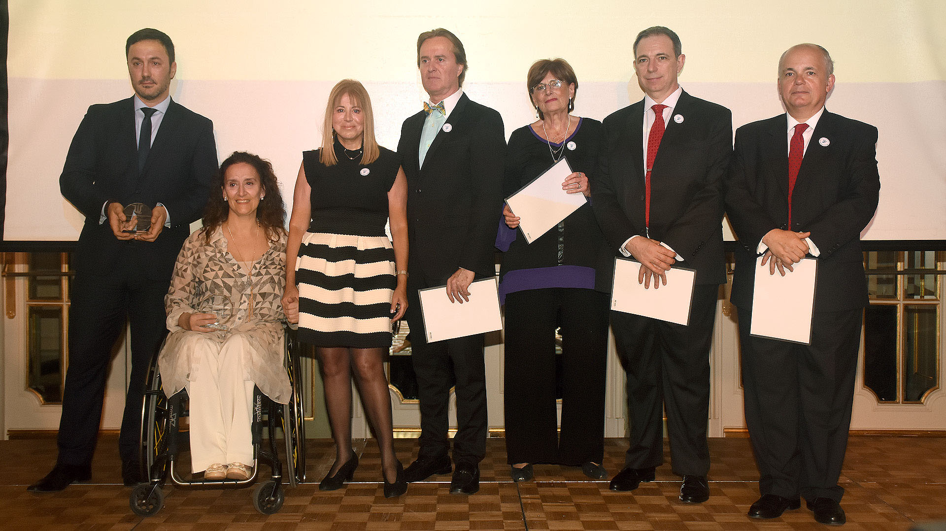 El diputado Luis Petri, la vicepresidente Gabriela Michetti, Diana Cohen Agrest, Martín Etchegoyen Lynch, Raquel Berthi (madre de Francisco Lissa, un estudiante de cine asesinado en 2007), Franklin Rawson y el abogado Alejandro Fargosi