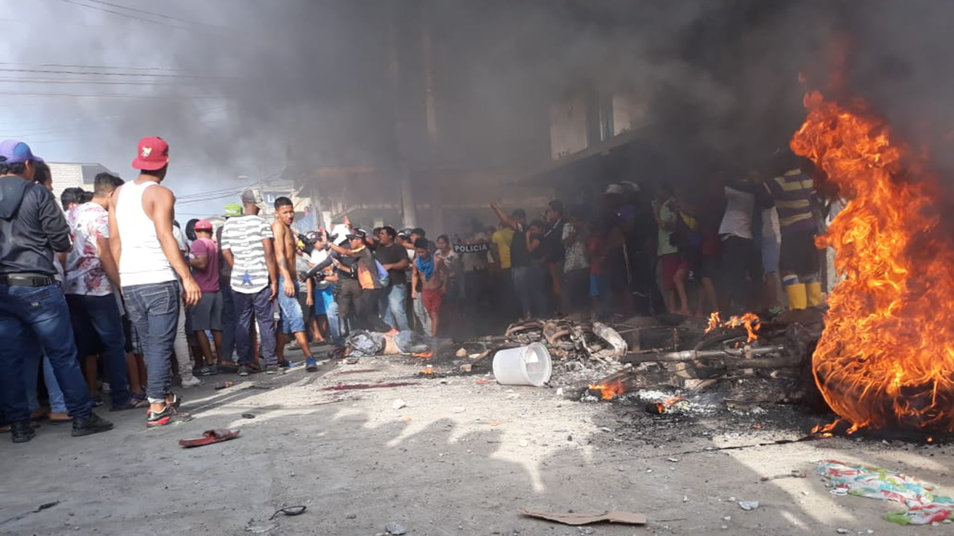 Una multitud linchó a tres personas acusadas de robar niños en Ecuador - Infobae